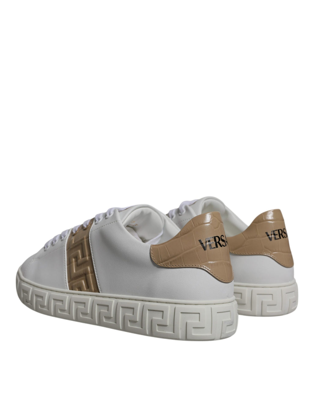 Chaussures sneakers basses pour hommes Versace en TPU blanc et marron avec motif Greca, style élégant et moderne.