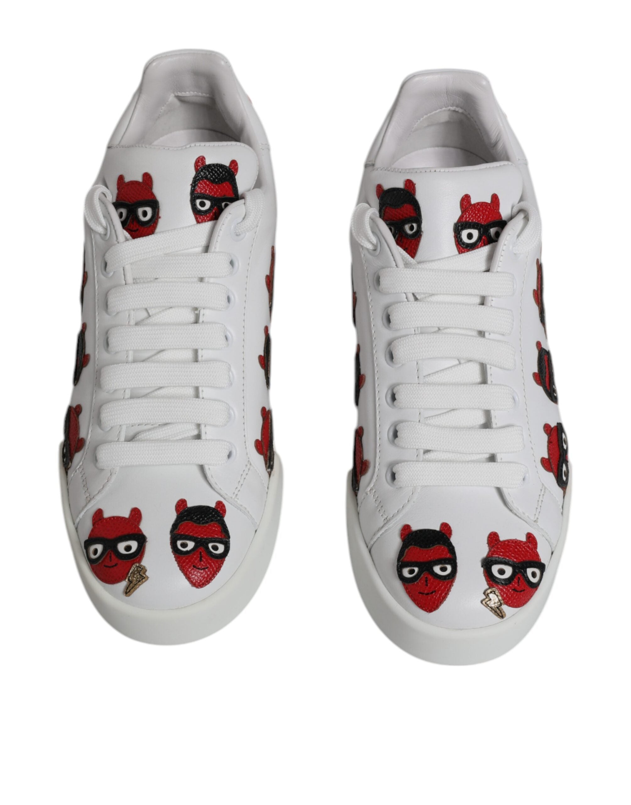 Chaussures Portofino Dolce & Gabbana blanches avec motif de visage de diable, sneakers en cuir élégants et tendance.