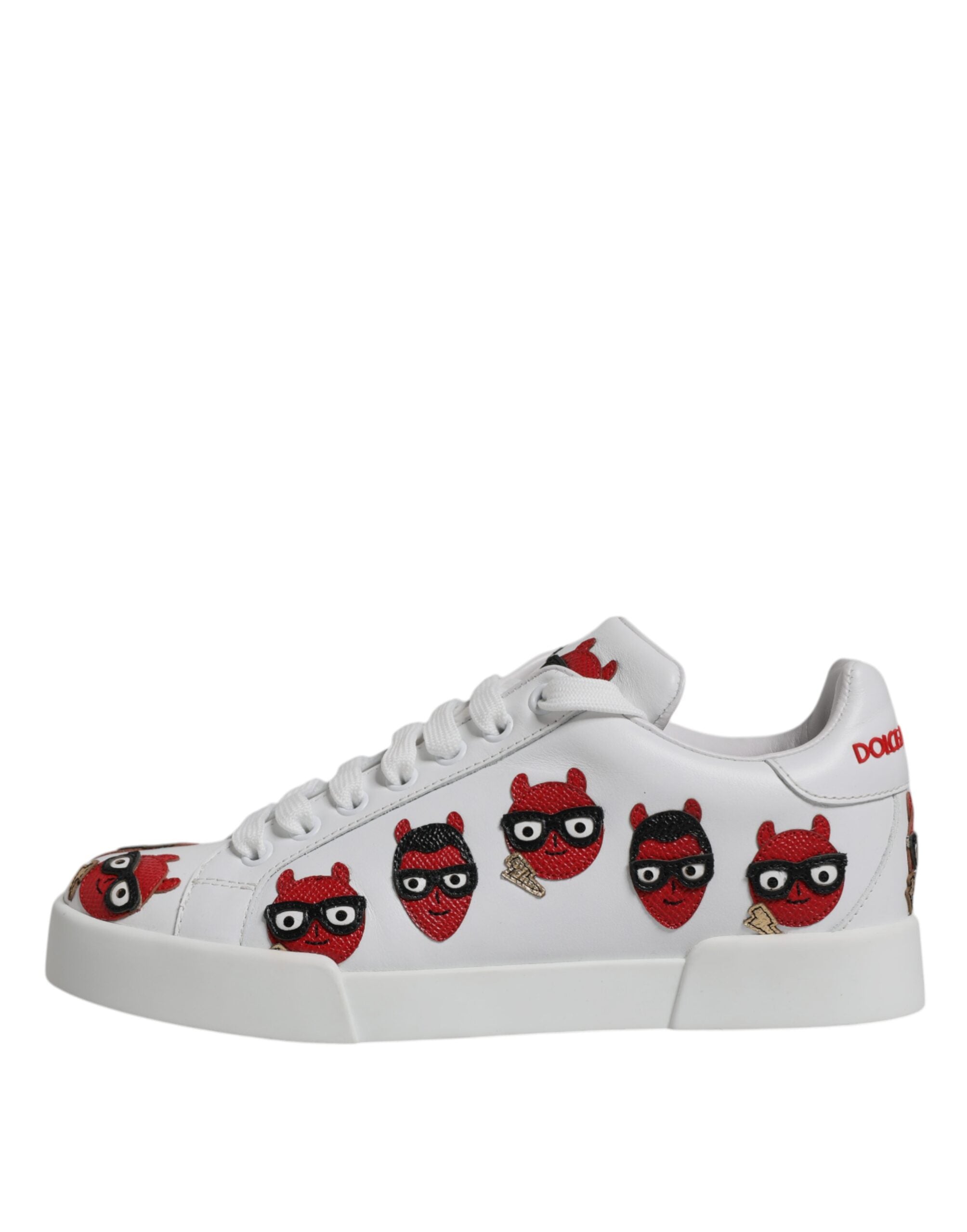 Chaussures Portofino Dolce & Gabbana blanches avec visage de diable, sneakers élégants et tendance en cuir blanc.