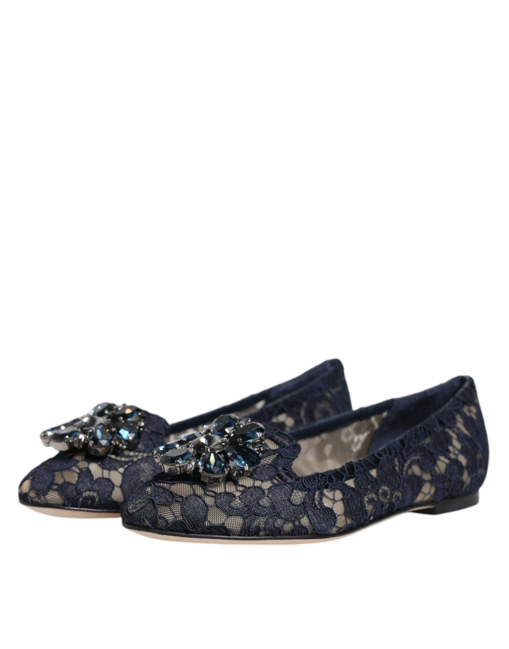Chaussures plates Dolce & Gabbana Taormina en dentelle bleue avec cristaux, élégantes et féminines, vues de face.