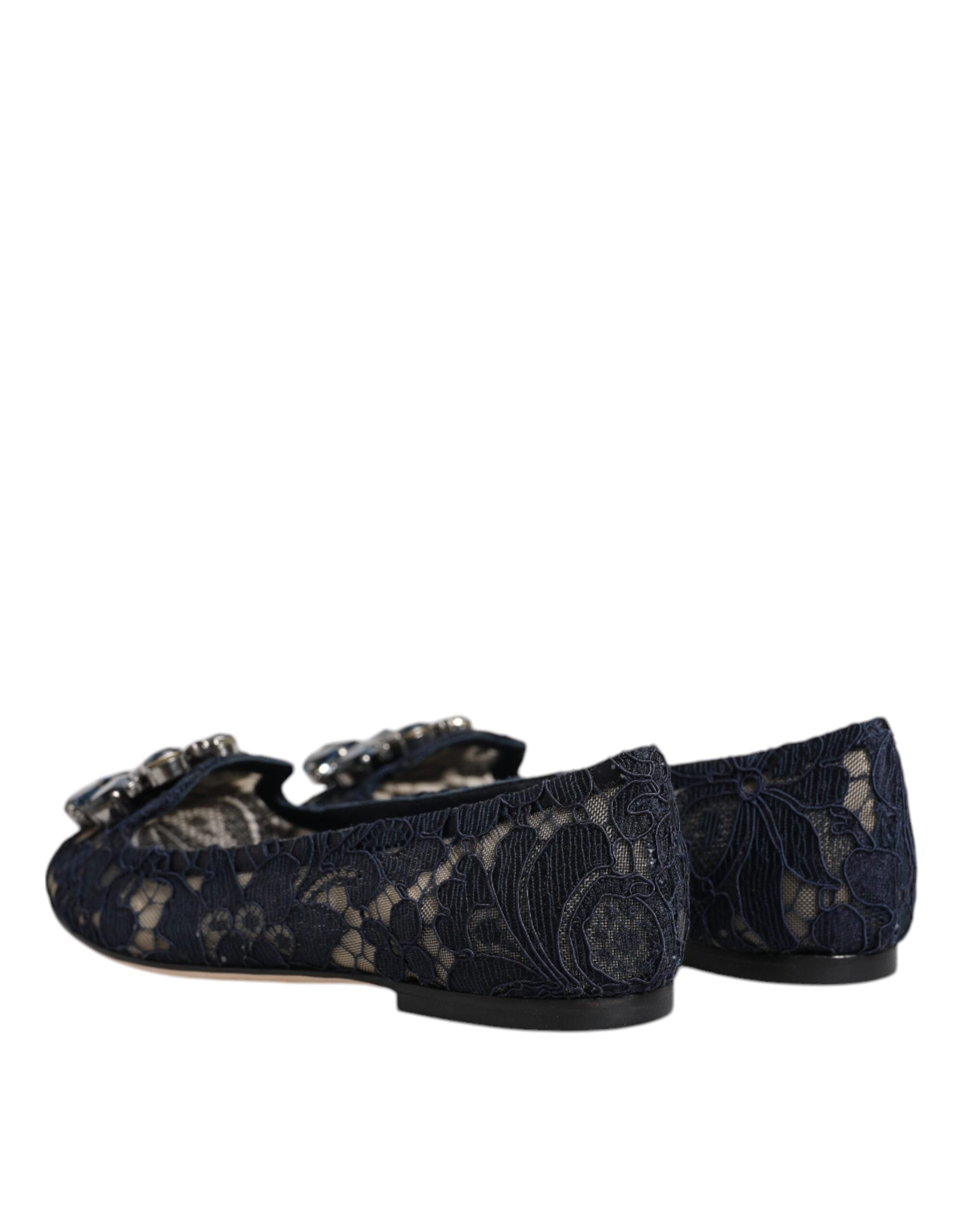 Chaussures plates Dolce & Gabbana Taormina en dentelle bleue avec cristaux, élégantes et détaillées, vue de face.