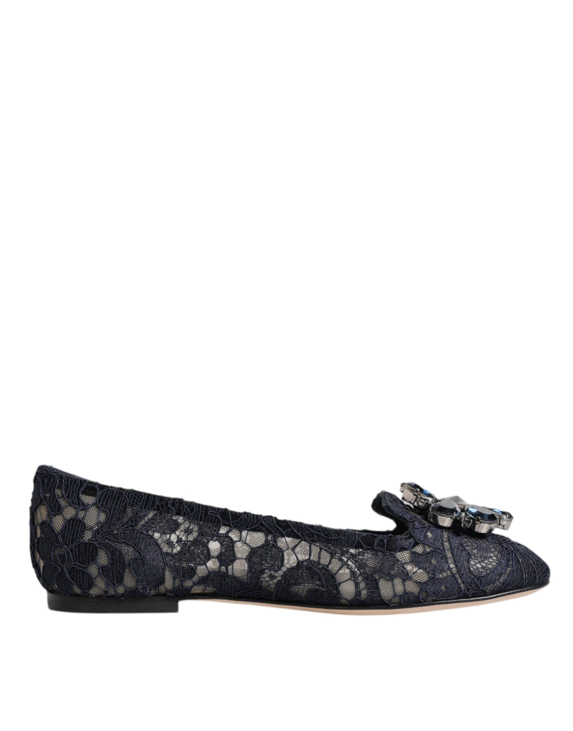 Chaussures plates Dolce & Gabbana Taormina en dentelle bleue avec cristaux, élégantes et raffinées.