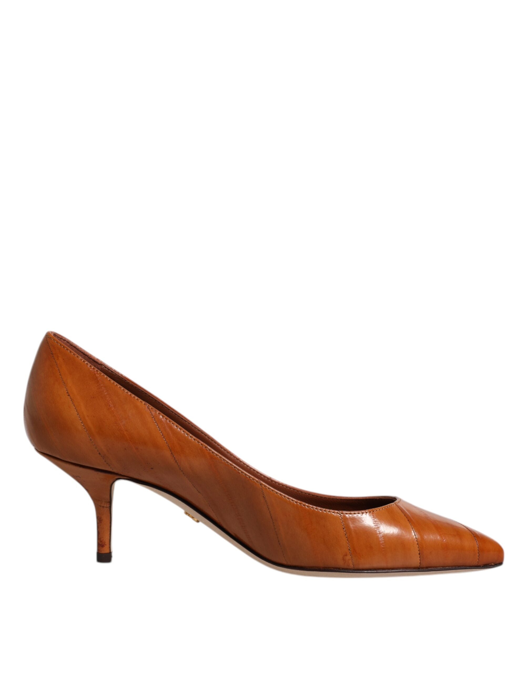 Chaussures à talons kitten en cuir marron de Dolce & Gabbana, élégantes et sophistiquées, vues de côté.