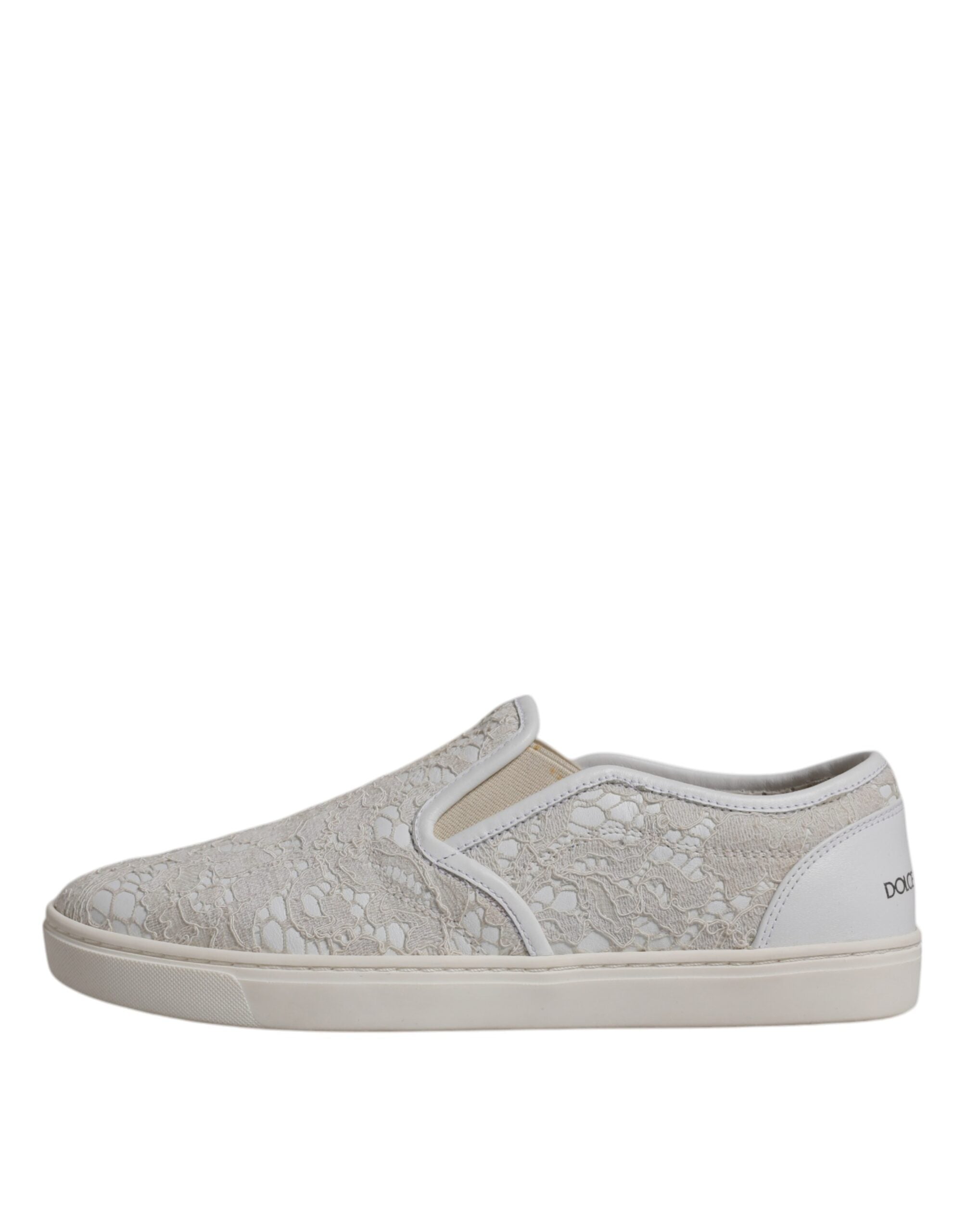 Chaussures Dolce & Gabbana mocassins en dentelle blanche à motifs floraux, slip-on élégants pour femmes.