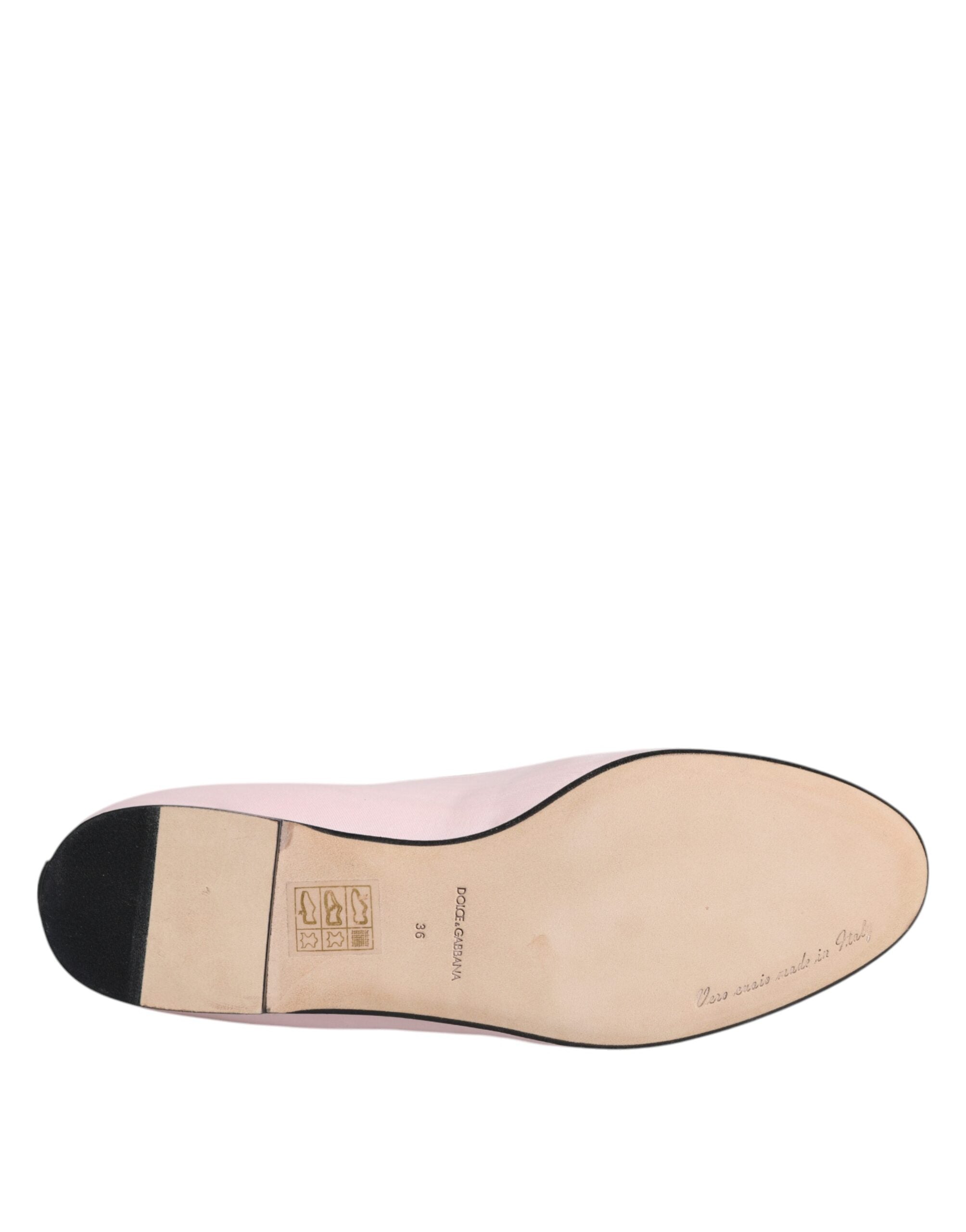 Chaussures Dolce & Gabbana, slippers en velours rose clair, style slip-on, chaussures plates élégantes pour femmes.