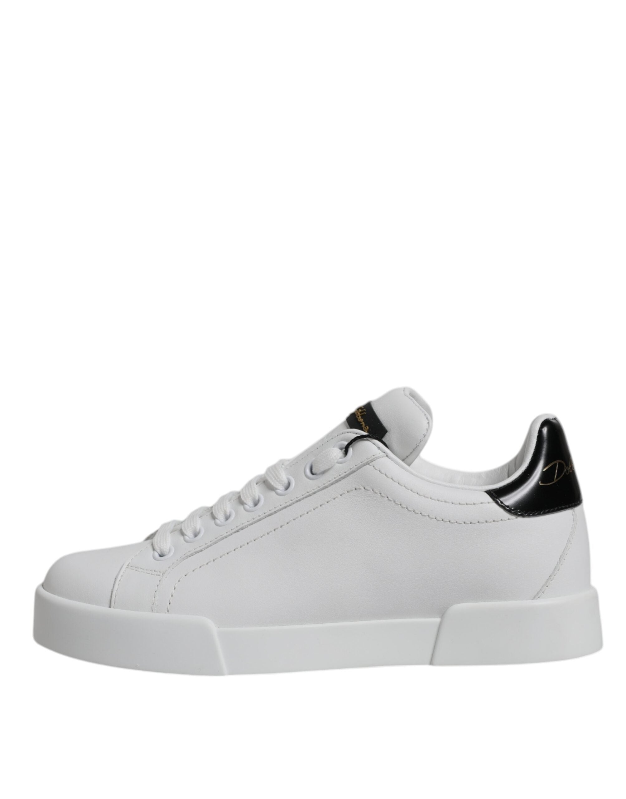Chaussures baskets basses blanches en cuir Dolce & Gabbana, style classique et élégant, vue de face.