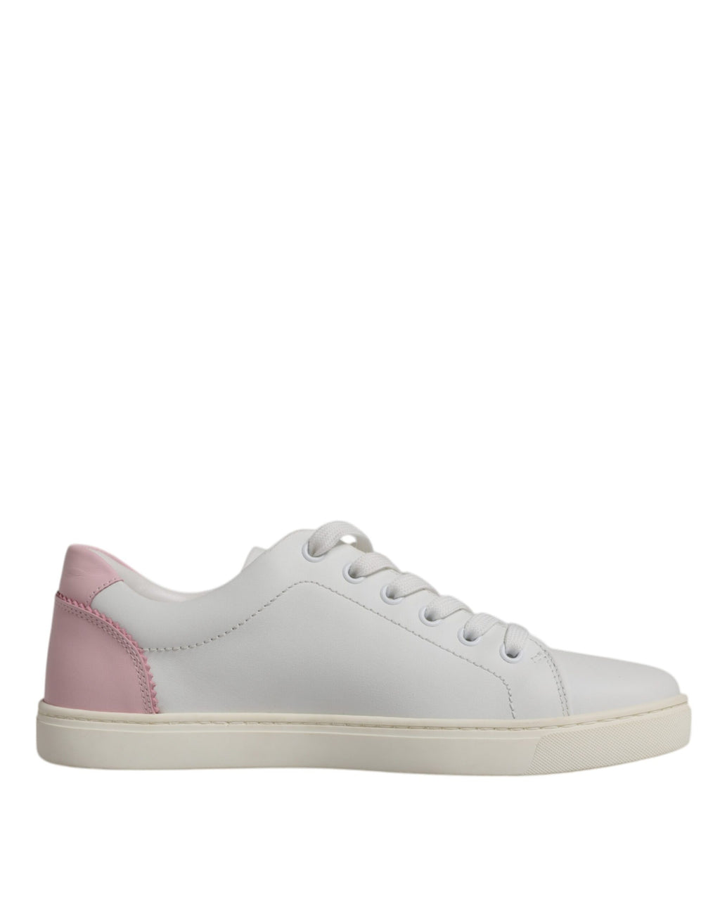 Chaussures sneakers blanches en cuir de veau Dolce & Gabbana, style classique et élégant, vues de face.
