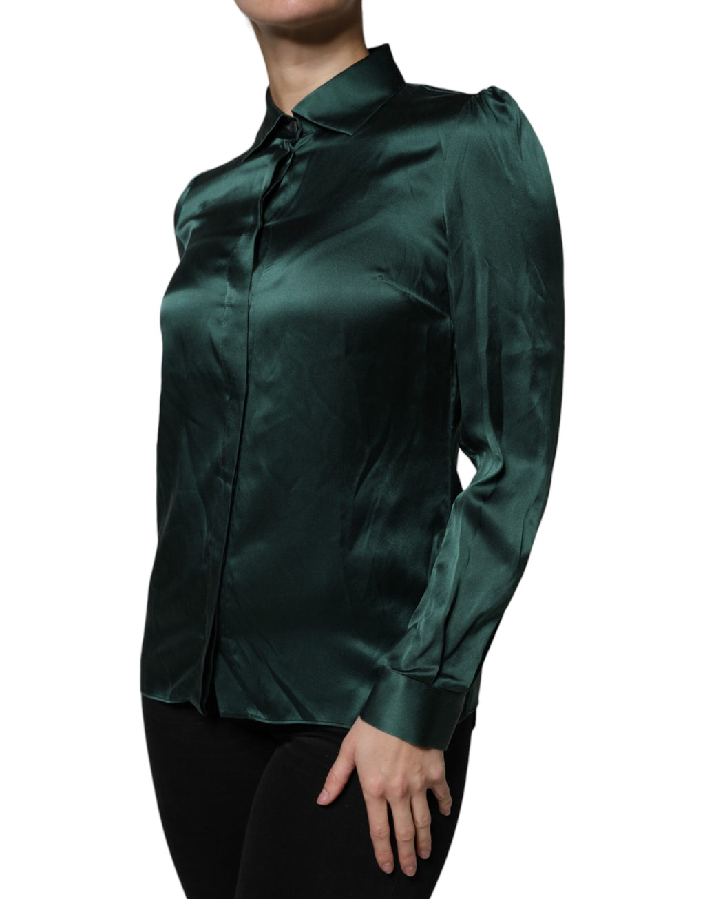 Chemise en soie vert foncé Dolce & Gabbana à manches longues avec boutons, élégante et sophistiquée.