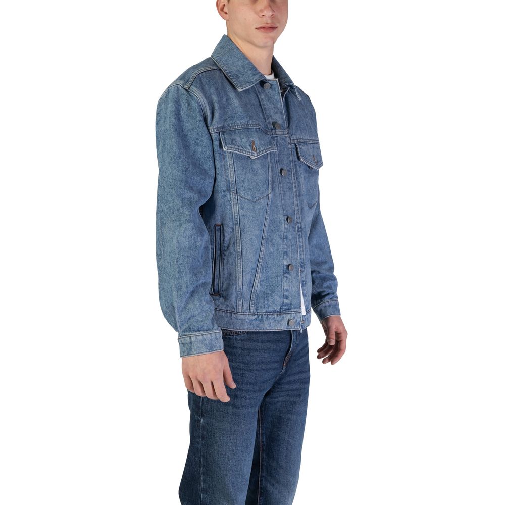 Veste en jean en coton bleu clair de Hugo Boss, style décontracté avec détails classiques, vue de face.