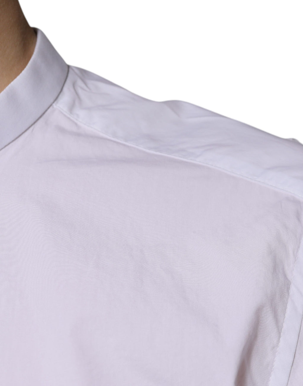 Chemise blanche en coton Dolce & Gabbana, coupe ajustée slim fit, avec col classique et boutons visibles.