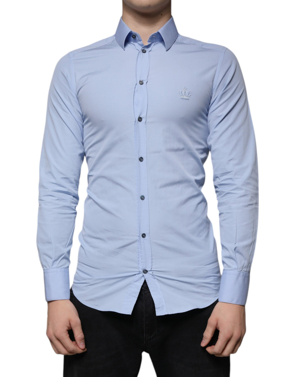 Chemise slim en coton doré Dolce & Gabbana Light Blue, détail du col et des boutons, vue de face sur fond neutre.