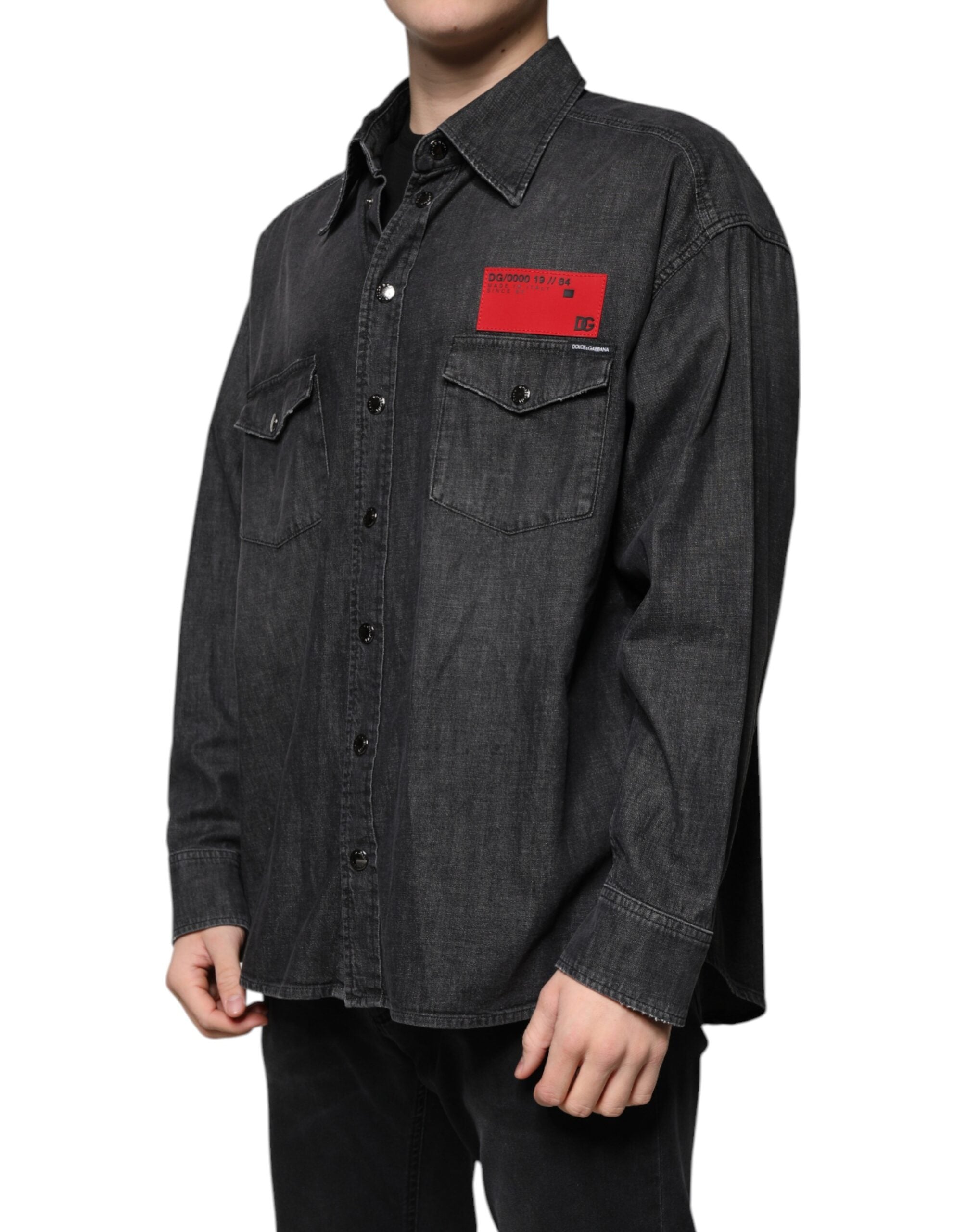 Chemise en denim noir Dolce & Gabbana avec logo, boutons en coton, veste décontractée pour homme.