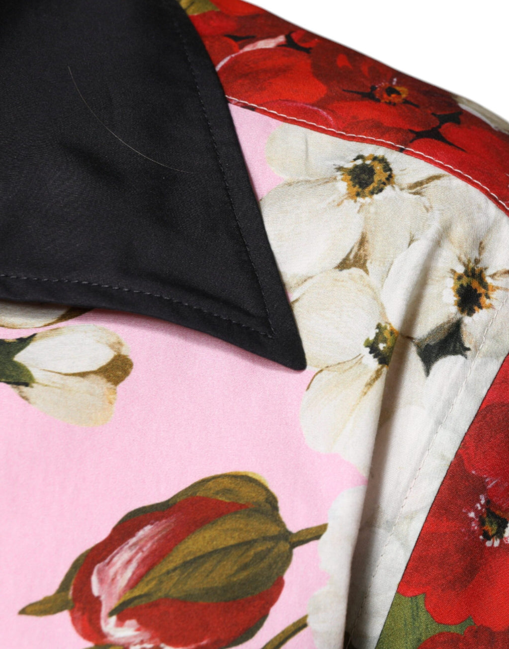 Chemise décontractée Dolce & Gabbana à fleurs multicolores avec boutons, style casual et motif floral vibrant.