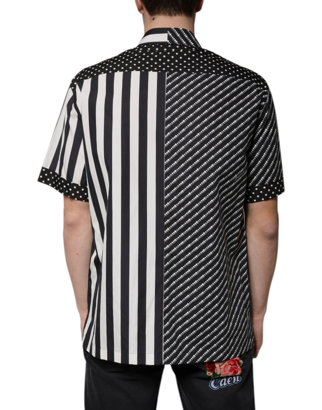Chemise décontractée Dolce & Gabbana à rayures noires et blanches avec boutons, vue de face.