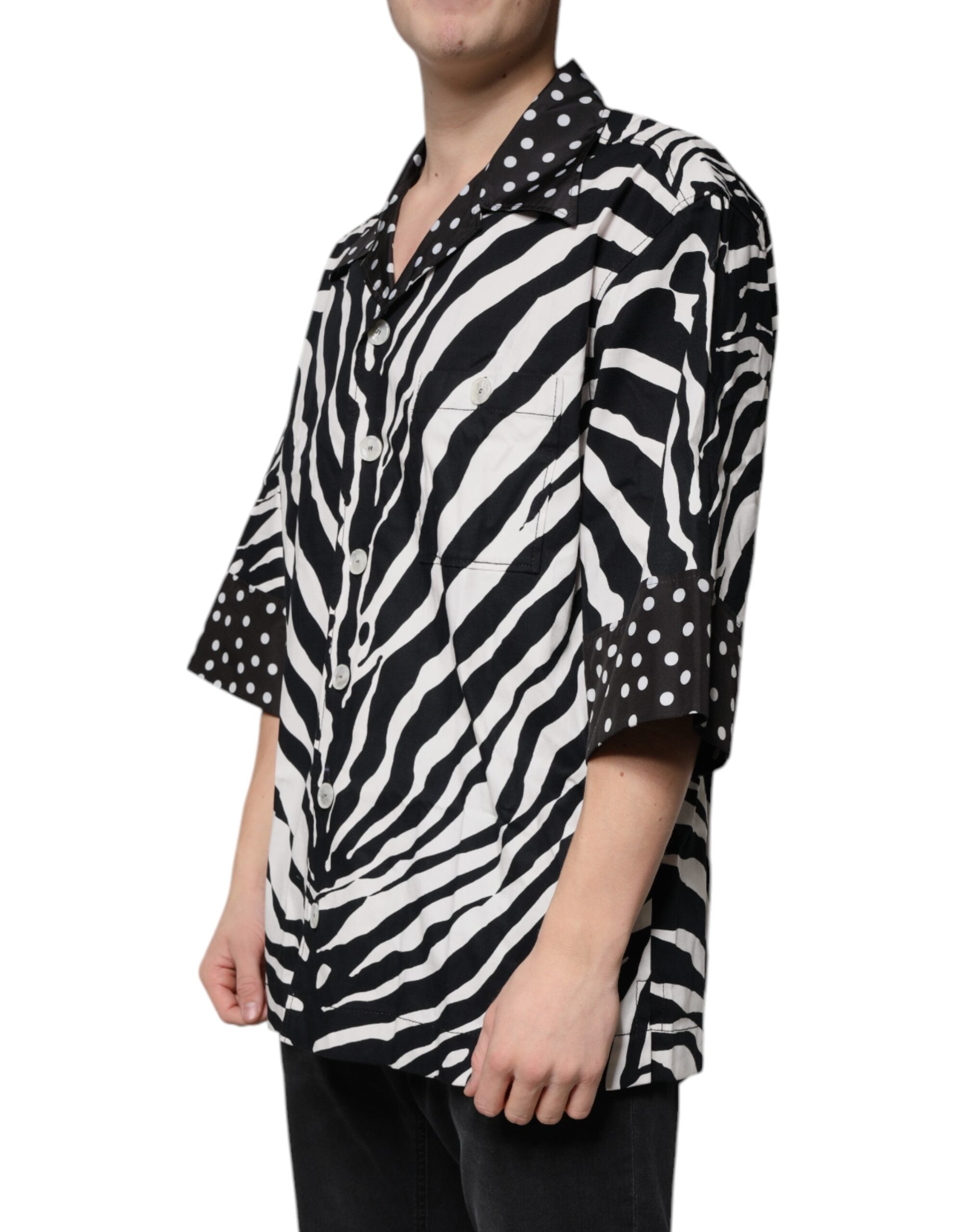 Chemise oversize Dolce & Gabbana à rayures zèbre noires et blanches, à boutons, vue de face.