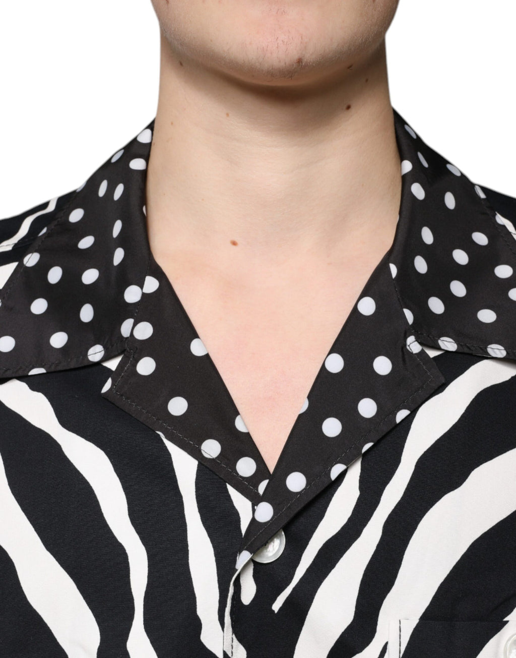 Chemise oversize Dolce & Gabbana à rayures zèbre noires et blanches, boutons, style décontracté et tendance.