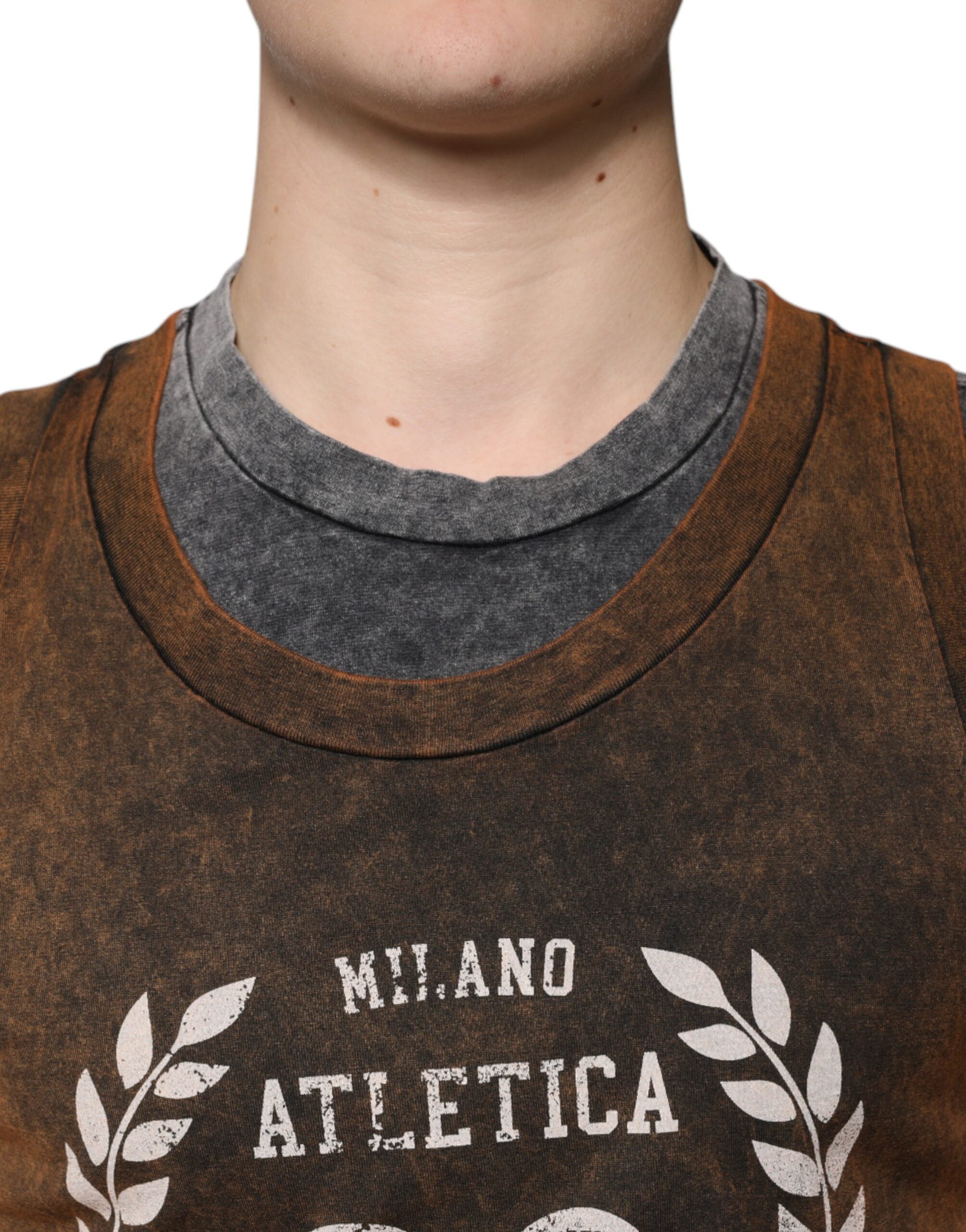 T-shirt sans manches en coton marron Dolce & Gabbana avec col rond, vue de face, mode décontractée.