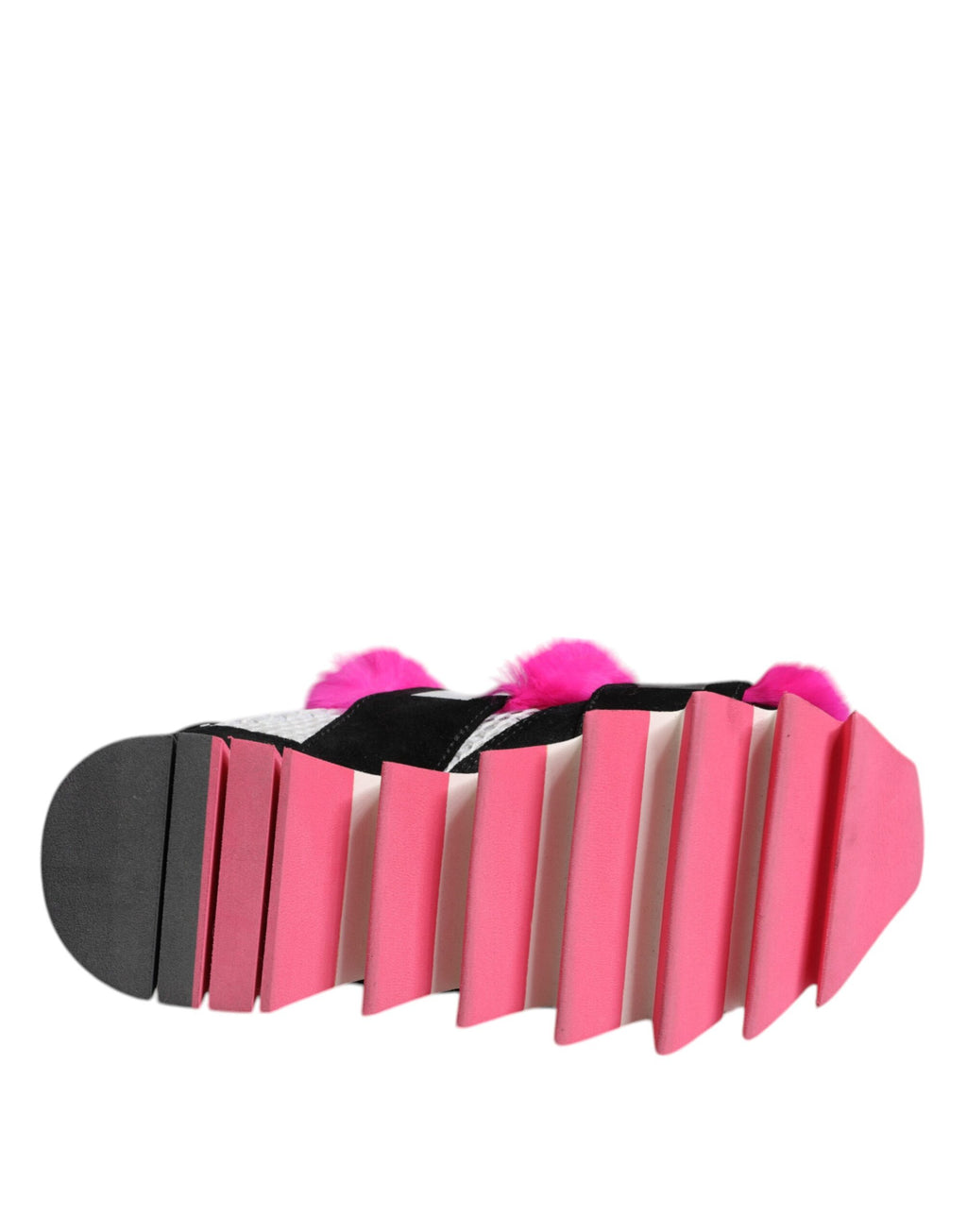 Sneakers Dolce & Gabbana noires et roses avec embellissements en fourrure, style tendance et moderne.