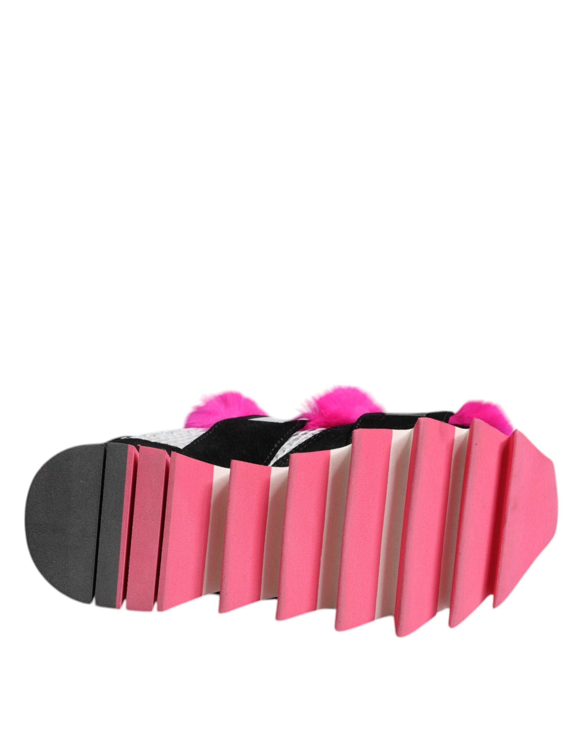 Sneakers Dolce & Gabbana noires et roses avec embellissements en fourrure, style tendance et moderne.