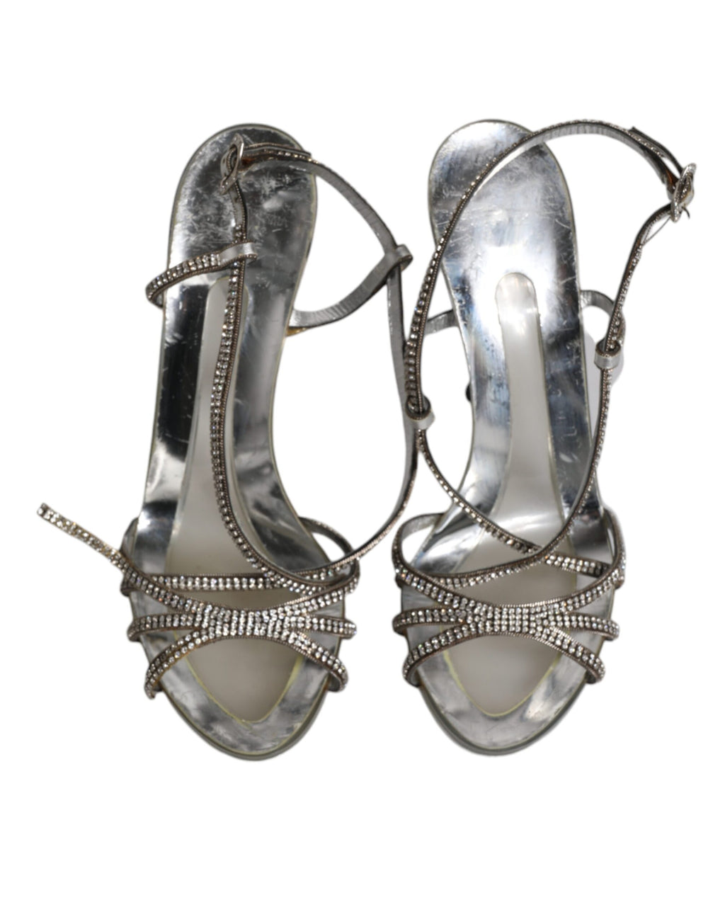 Sandales à talons Dolce & Gabbana KEIRA en cristal argenté, avec bride en satin et semelle élégante, vues de côté.
