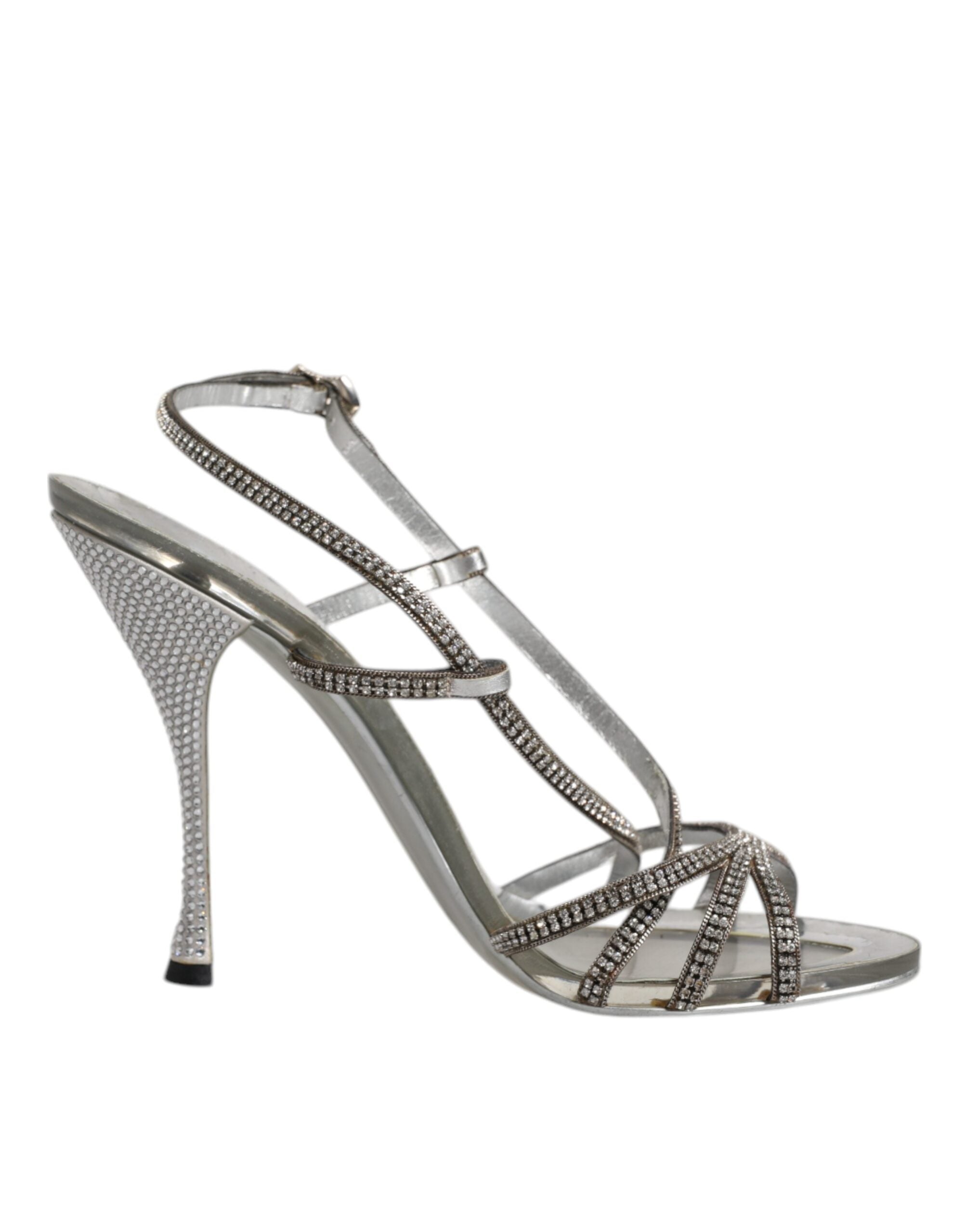 Sandales Dolce & Gabbana KEIRA en argent avec cristaux, modèle à talons slingback et design élégant visible sur l'image.