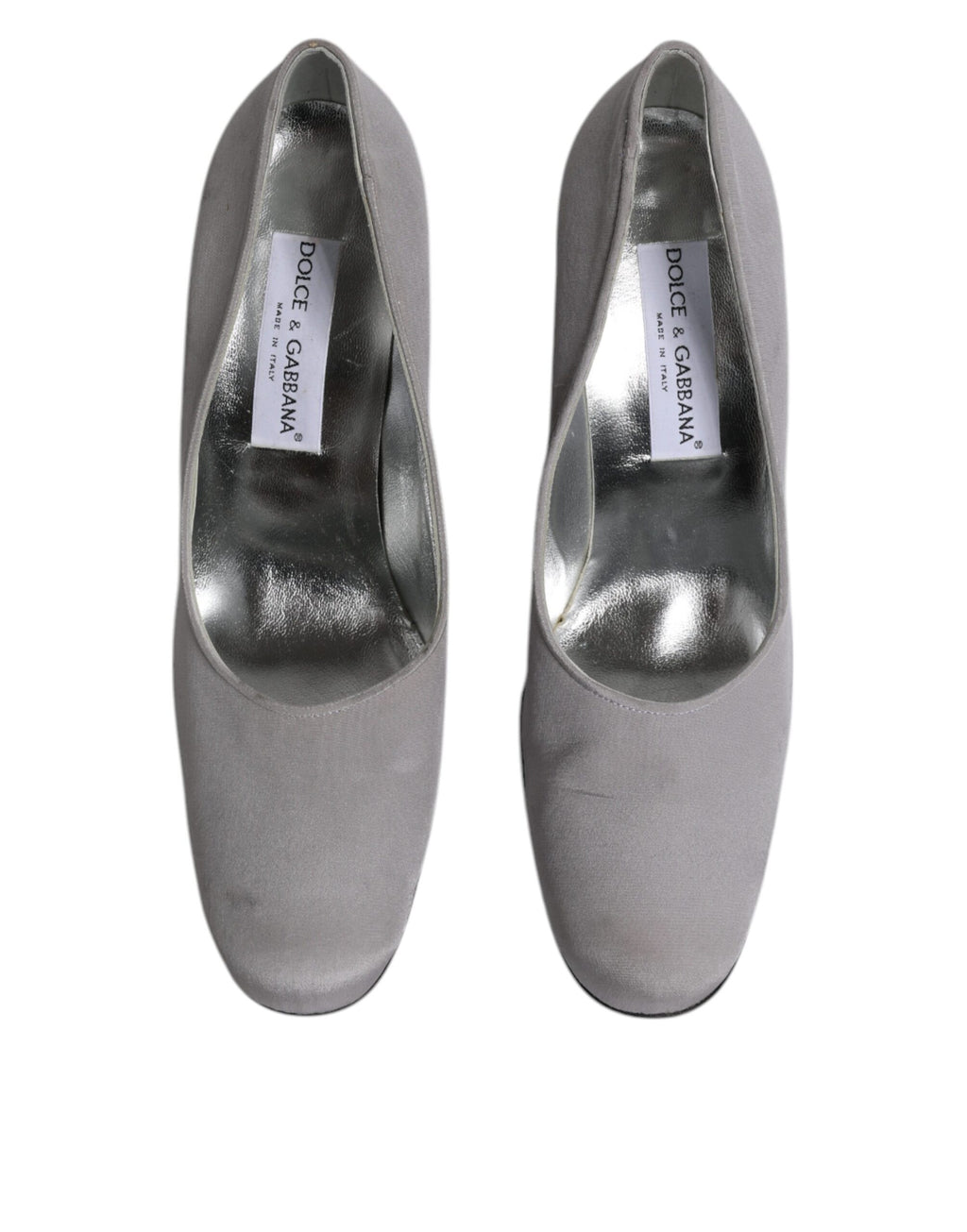 Chaussures à talons hauts en daim gris Dolce & Gabbana, élégantes et sophistiquées, vues de face avec détails de la semelle.