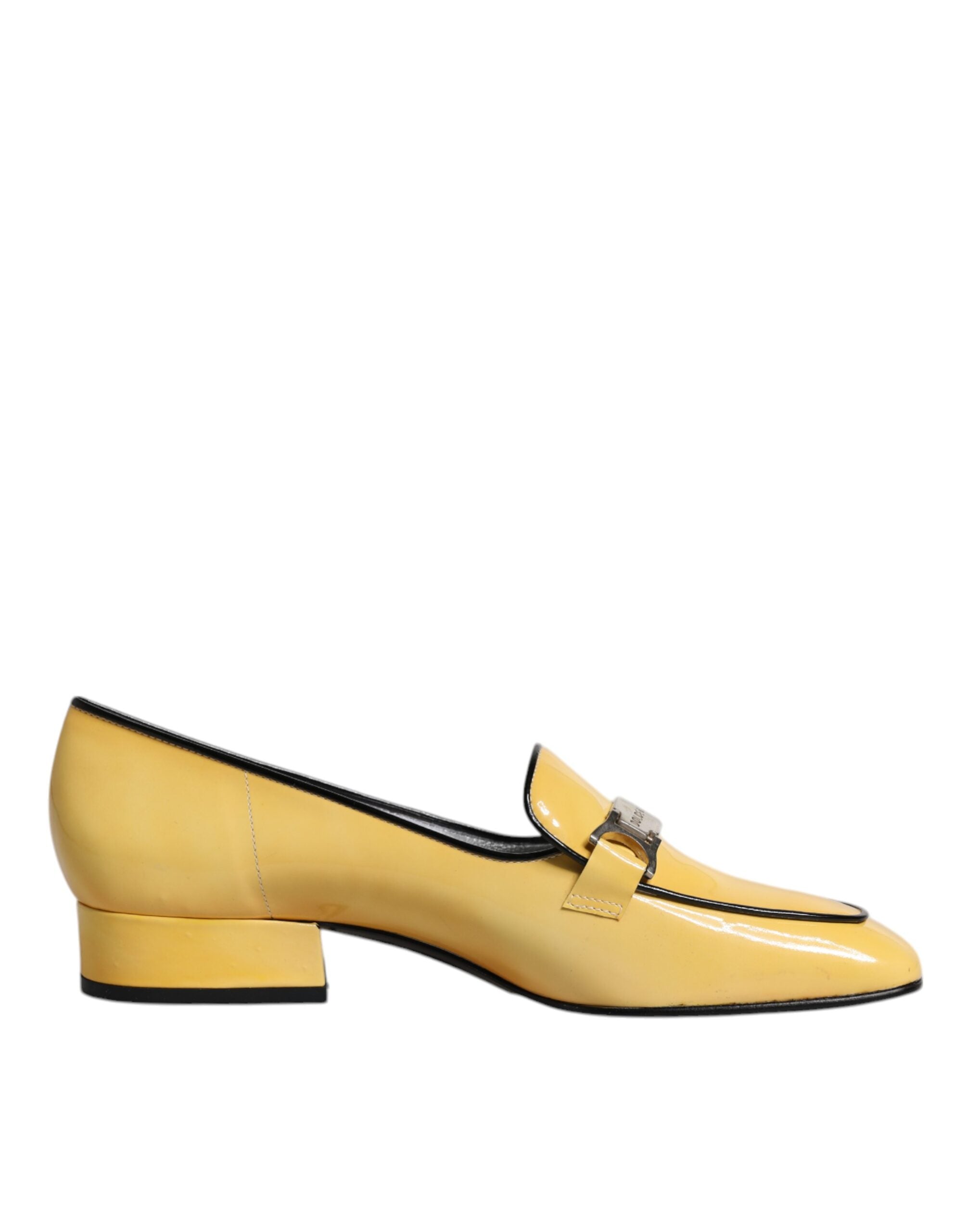Mocassins slips-on en cuir jaune avec plaque logo Dolce & Gabbana, chaussures élégantes pour femmes.