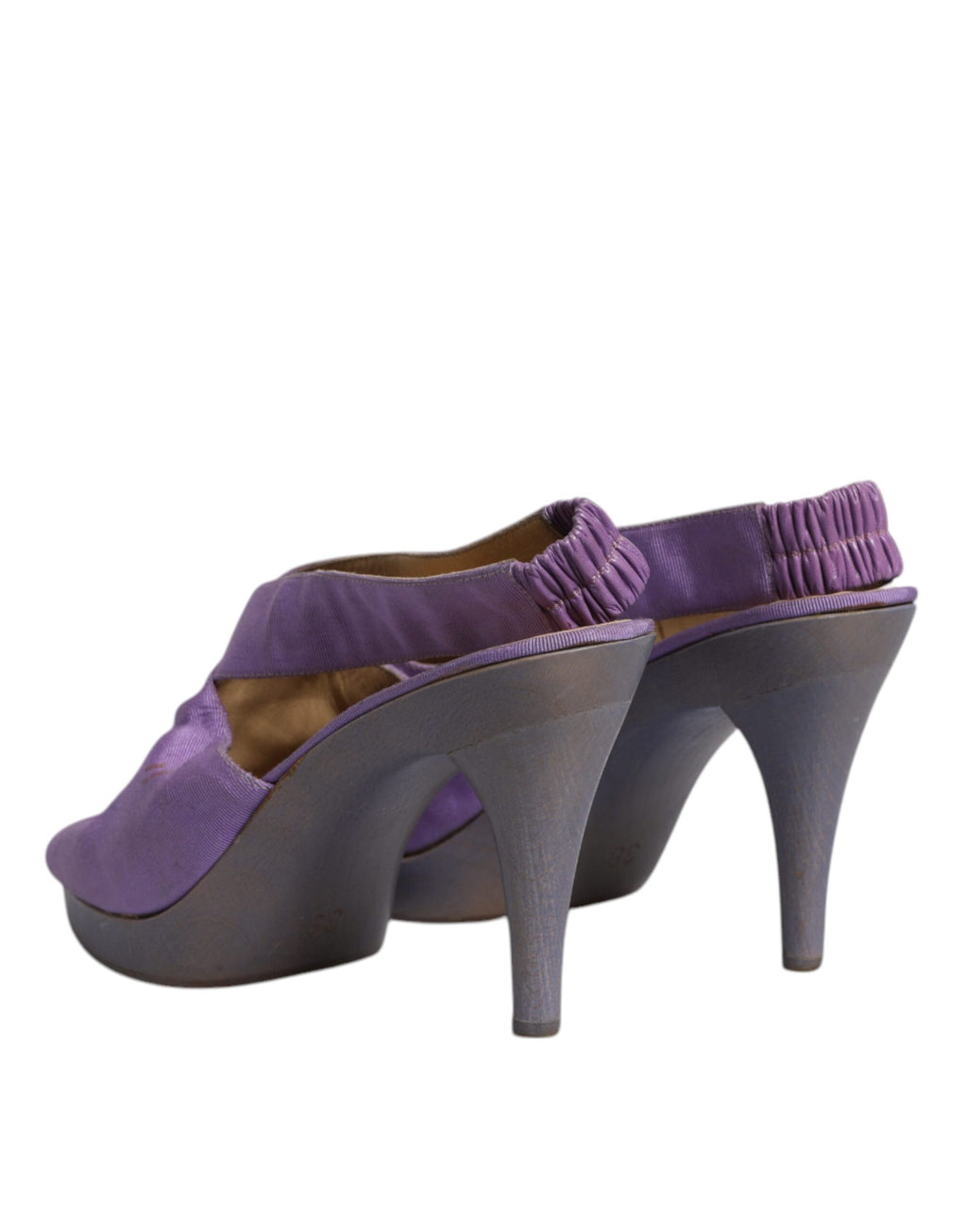 Sandales à talons plateforme Dolce & Gabbana violettes, chaussures à talons slingback élégantes, vue de face.