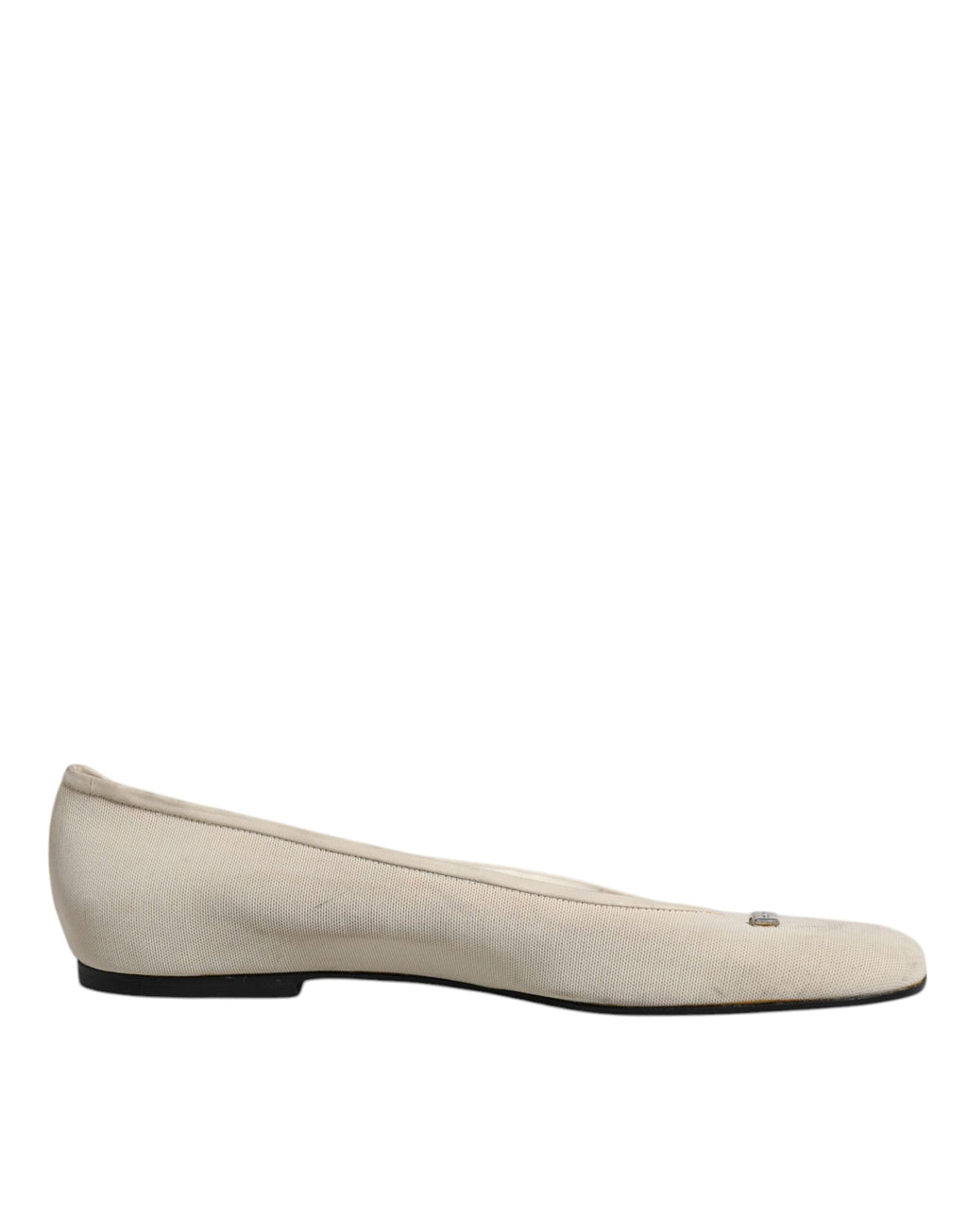 Chaussures ballerines Dolce & Gabbana en tissu beige, slip-on, design élégant et confortable pour femme.