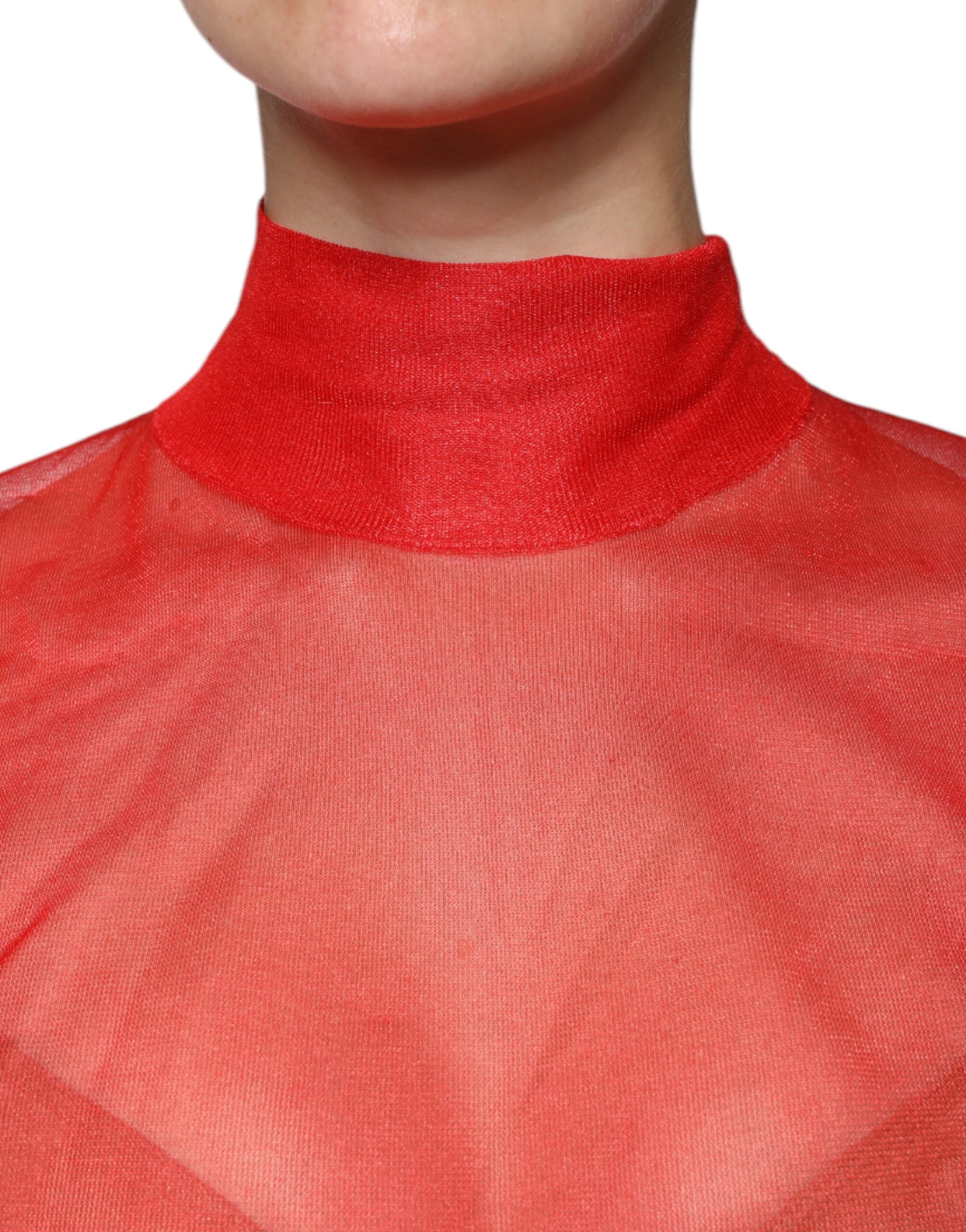 Chemise Dolce & Gabbana en résille rouge à col roulé et manches longues, élégante blouse en tissu fin et transparent.