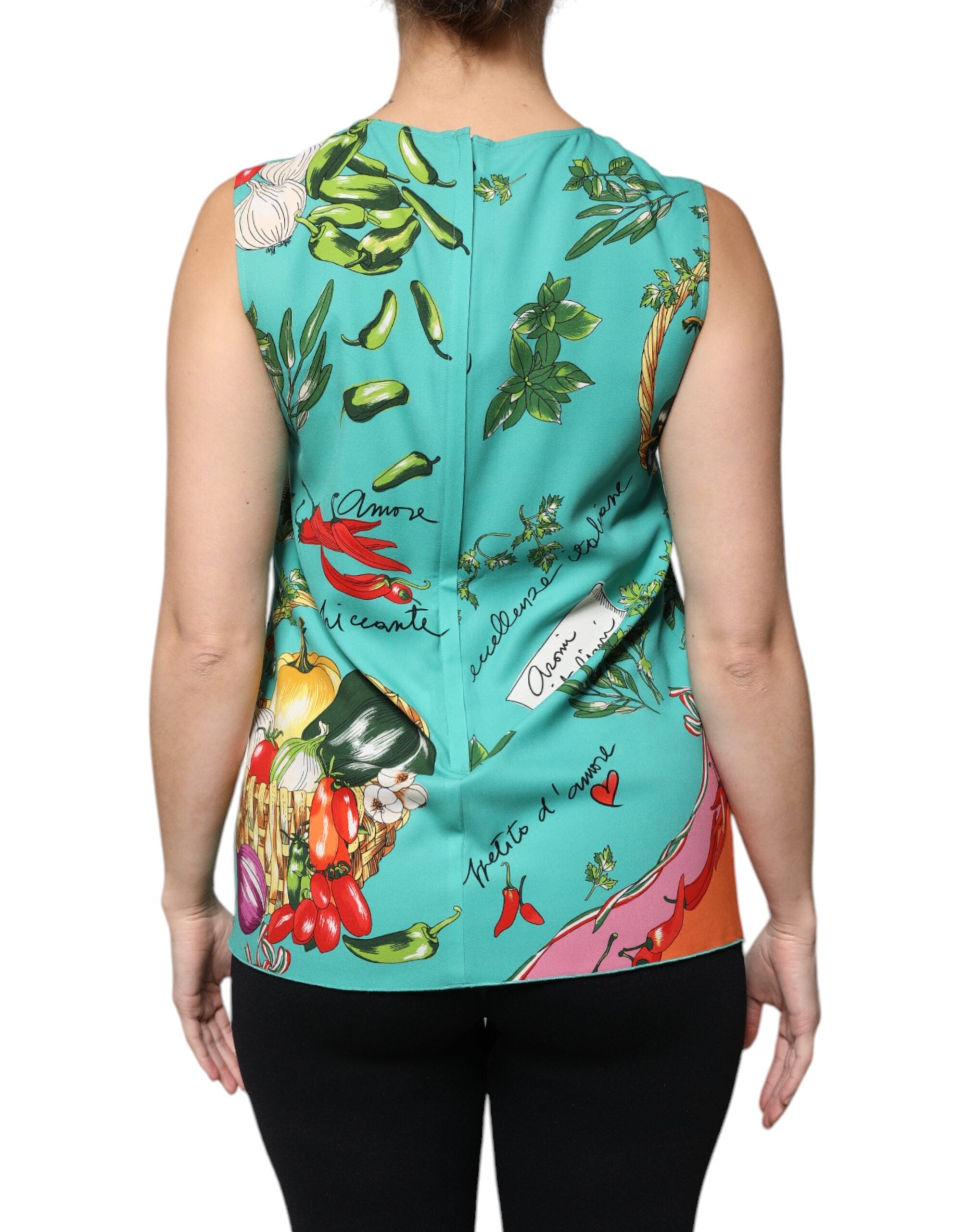 Débardeur sans manches Dolce & Gabbana à motifs de légumes multicolores, design coloré et tendance.