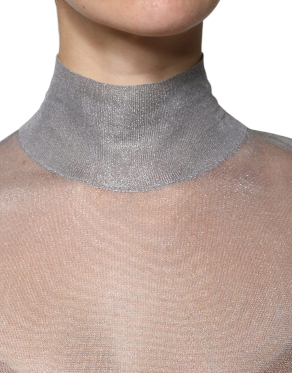 Blouse à manches longues en mesh gris de Dolce & Gabbana avec col roulé élégants, vue de face.