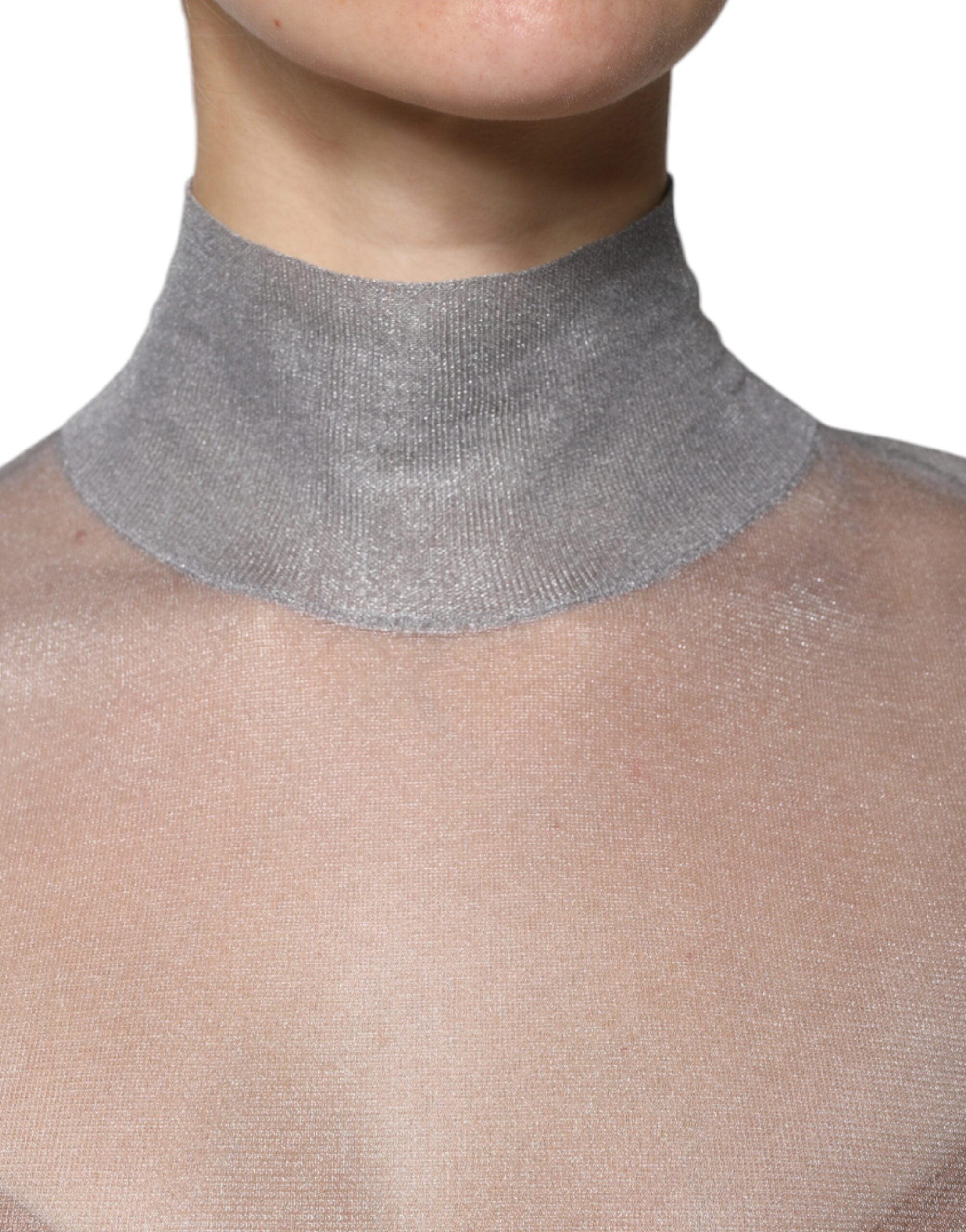 Blouse à manches longues en mesh gris de Dolce & Gabbana avec col roulé élégants, vue de face.