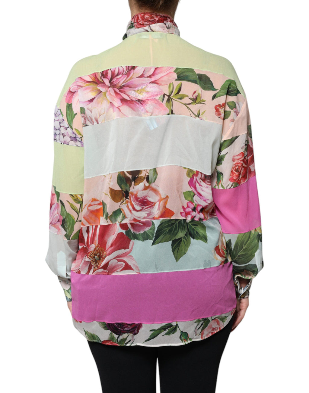 Haut Dolce & Gabbana à col ascot, patchwork floral multicolore, en tissu élégant avec motif coloré et détails sophistiqués.