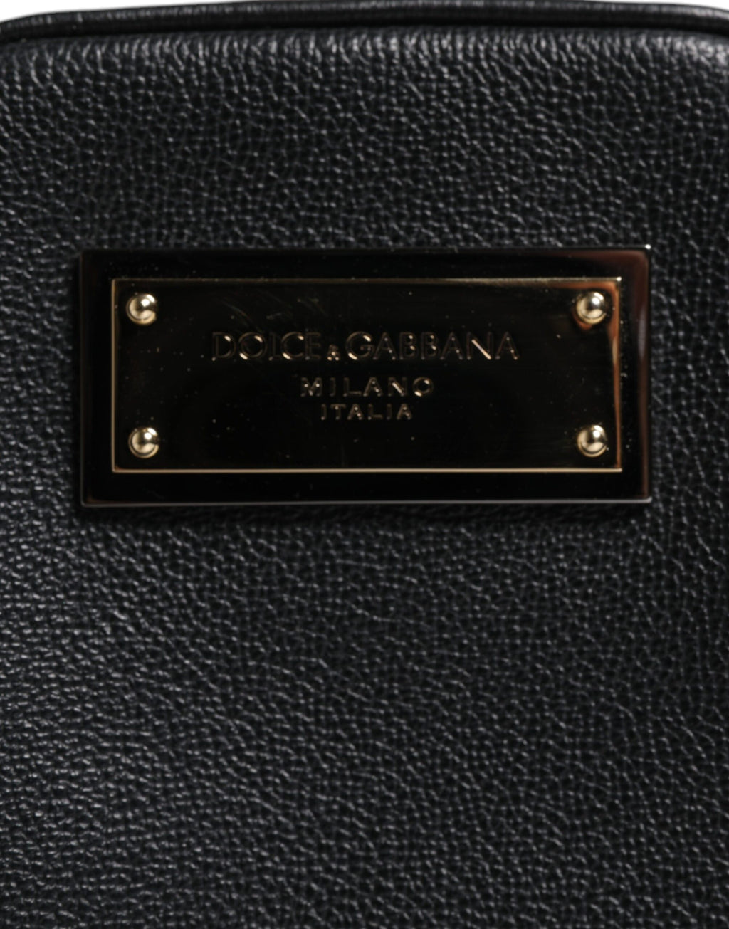 Sac clutch Dolce & Gabbana en cuir grainé noir avec plaque logo, élégant et sophistiqué pour les occasions formelles.