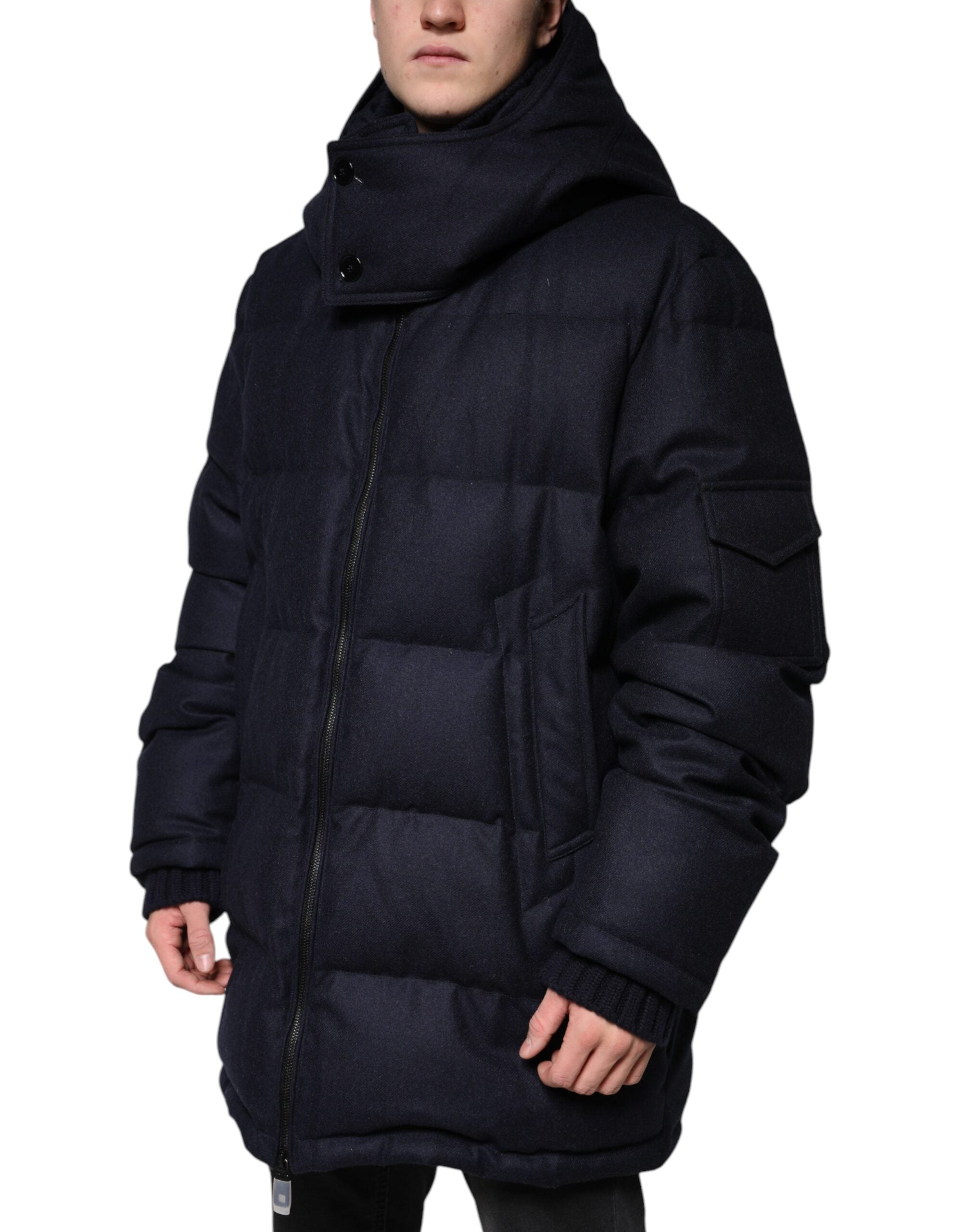 Manteau homme noir en nylon avec capuche, doudoune Dolce & Gabbana, veste matelassée élégante et chaude.