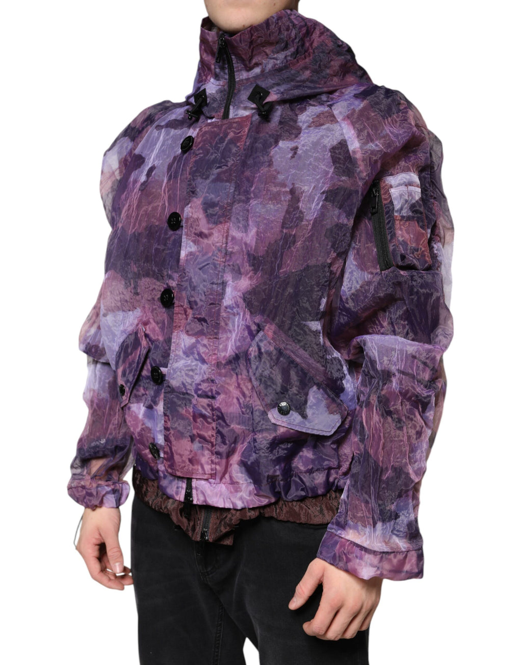 Veste homme Dolce & Gabbana camouflage violette avec capuche, style blouson décontracté et tendance.