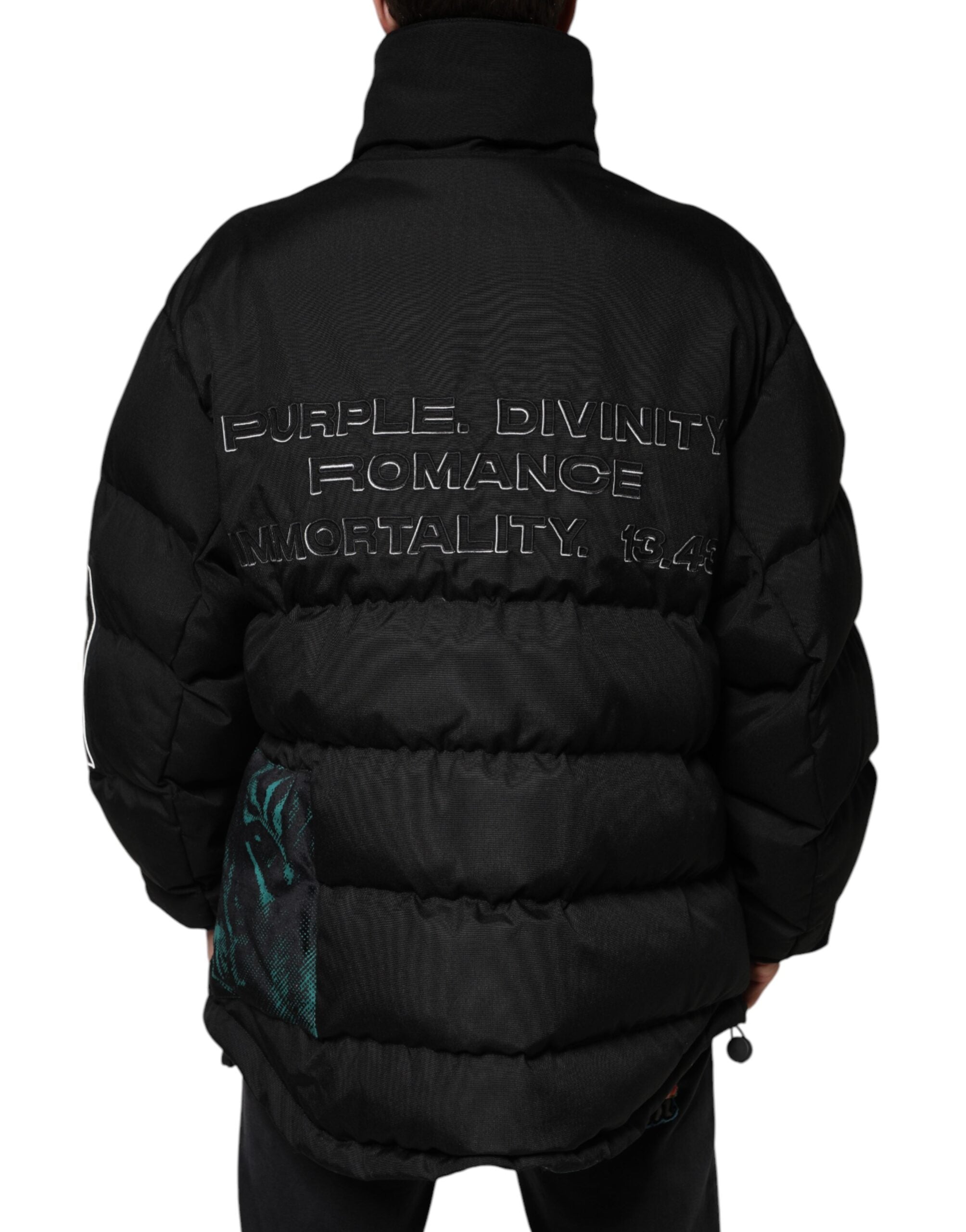 Veste homme noire en nylon matelassé Dolce & Gabbana avec fermeture éclair complète, style chaud et tendance.