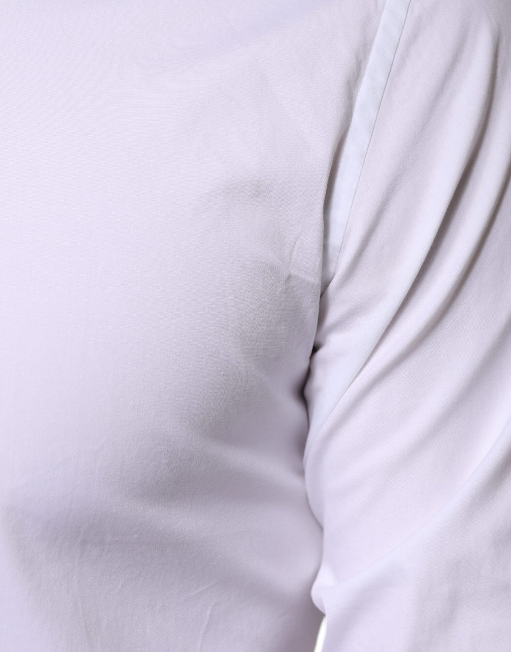 Chemise blanche en coton formelle pour homme de Dolce & Gabbana, avec détails dorés et coupe élégante.