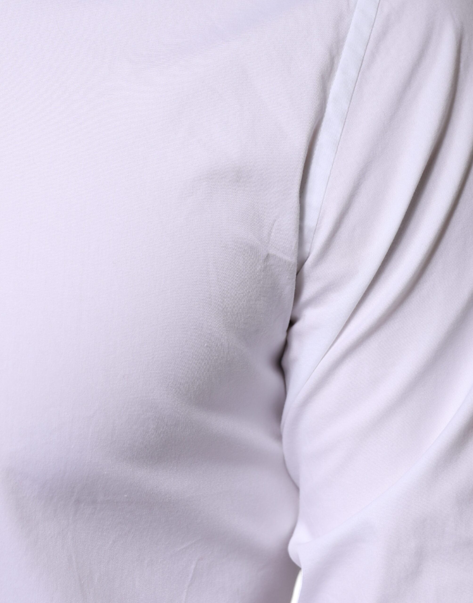 Chemise blanche en coton formelle pour homme de Dolce & Gabbana, avec détails dorés et coupe élégante.