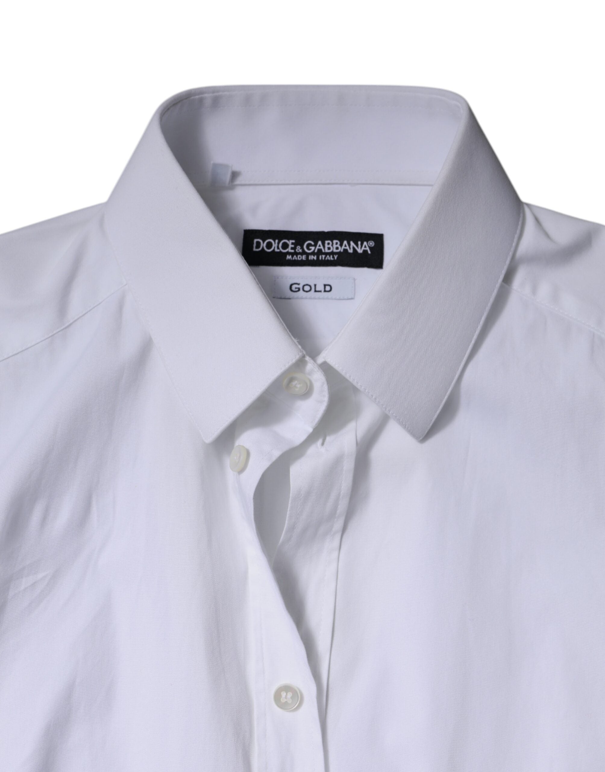 Chemise formelle blanche en coton pour hommes Dolce & Gabbana avec détails en or, vue de face sur un fond neutre.