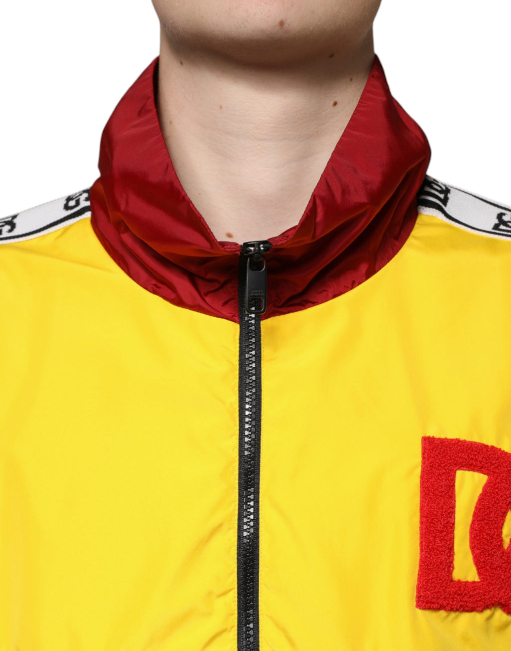 Sweat-shirt pour homme Dolce & Gabbana à patchwork multicolore avec fermeture éclair complète, en tissu doux et tendance.