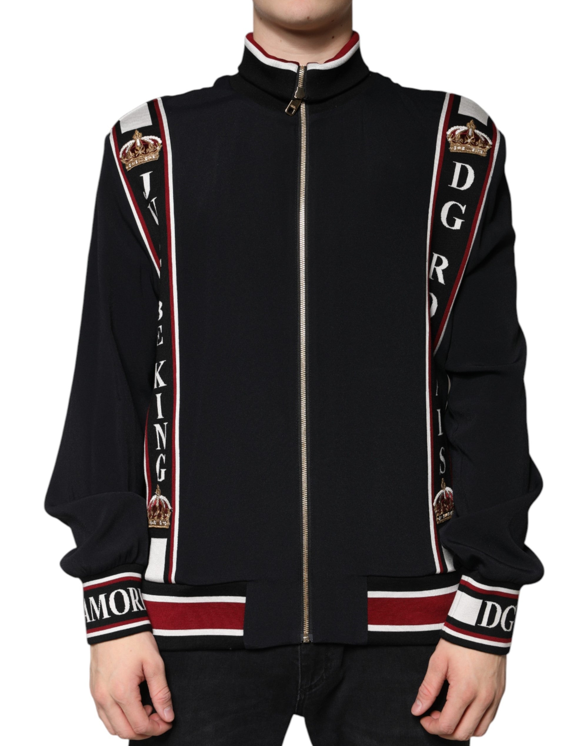 Sweat-shirt zippé noir Dolce & Gabbana DG King en coton avec logo sur la poitrine, porté par un mannequin.