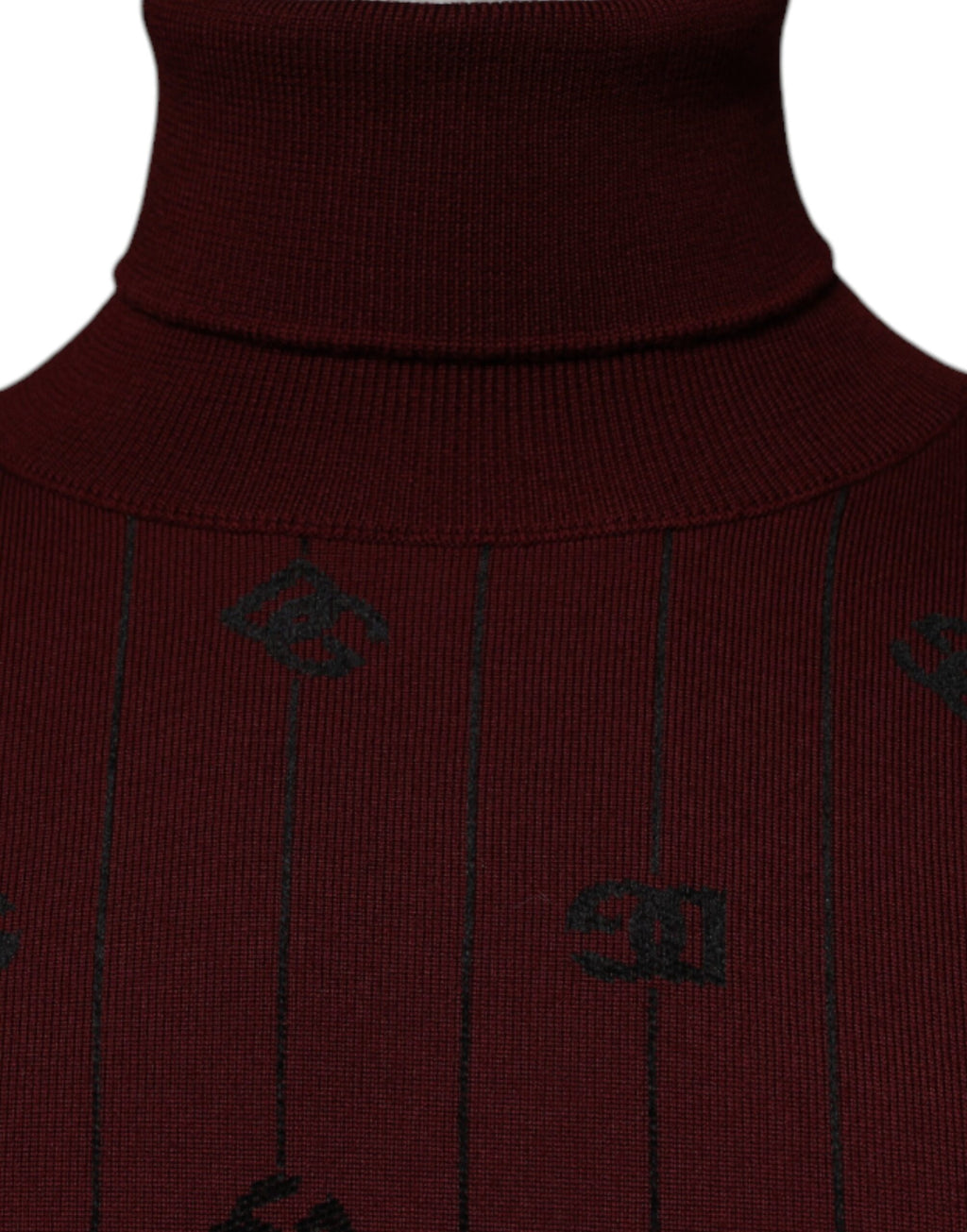 Pull à col roulé marron avec monogramme Dolce & Gabbana, pull-over en laine élégante et chaud, style sophistiqué et tendance.