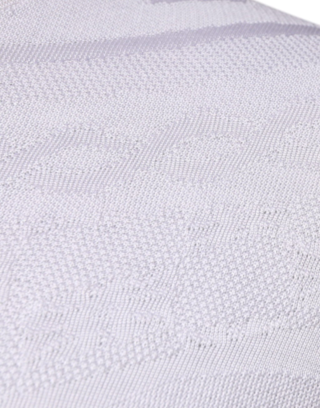 Pull à manches longues en soie blanche Dolce & Gabbana pour homme, col rond élégant et confortable.