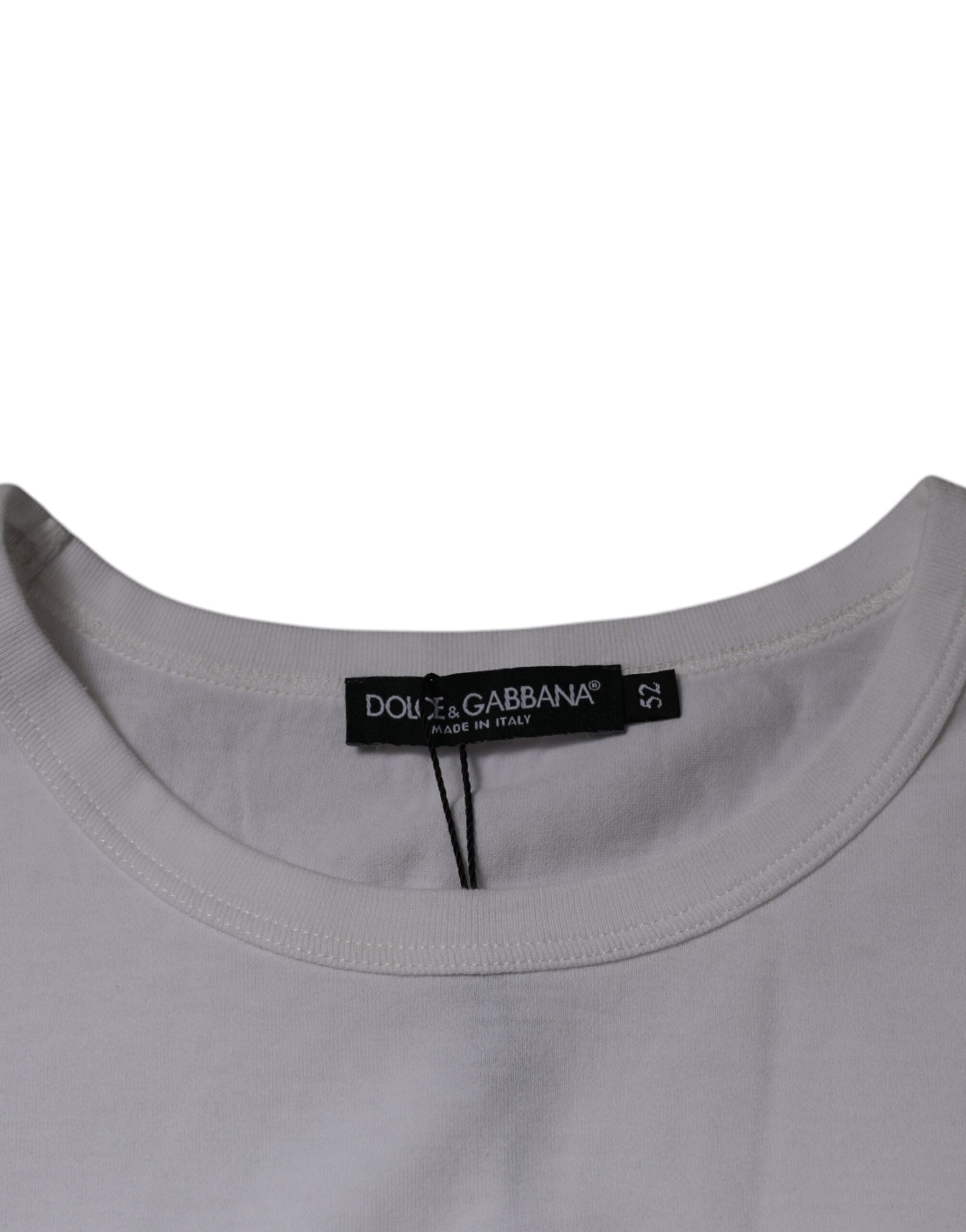 T-shirt blanc en coton Dolce & Gabbana avec logo en relief, col rond, style décontracté et élégant.