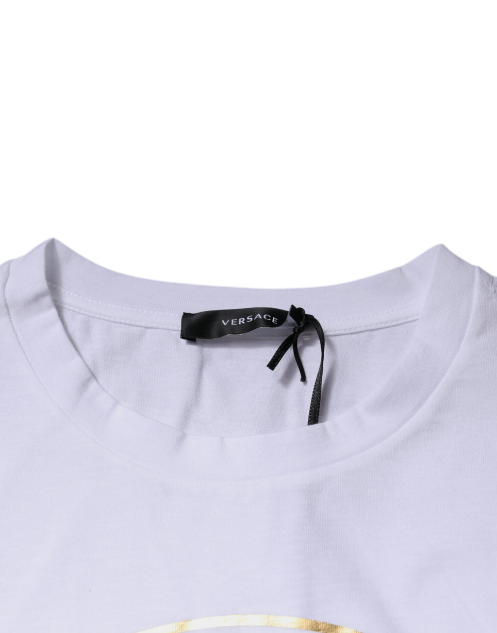 T-shirt blanc en coton Versace avec motif Medusa, col rond et logo de la marque visible.
