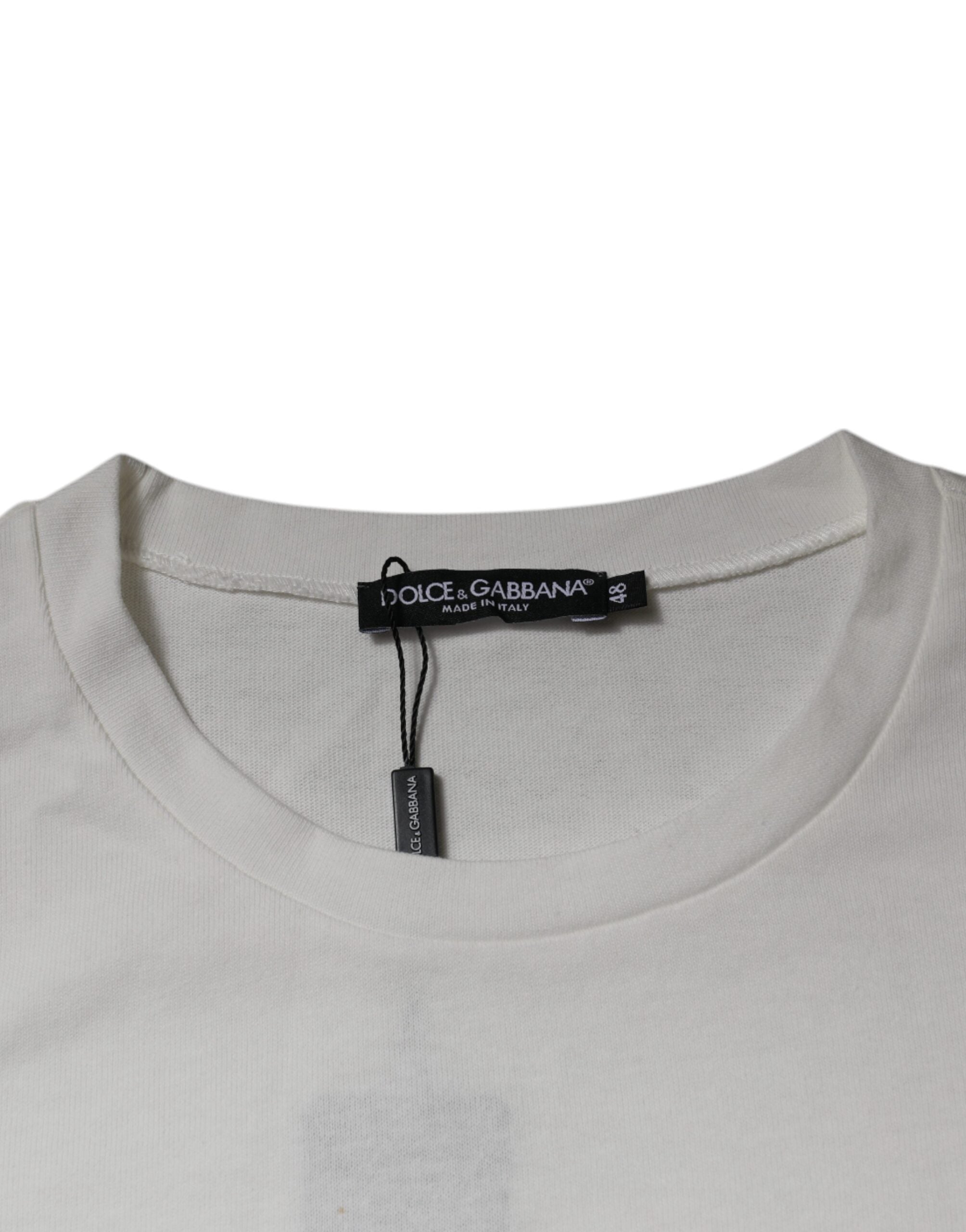 T-shirt blanc Dolce & Gabbana avec logo DG, col rond et manches courtes, vue de face.