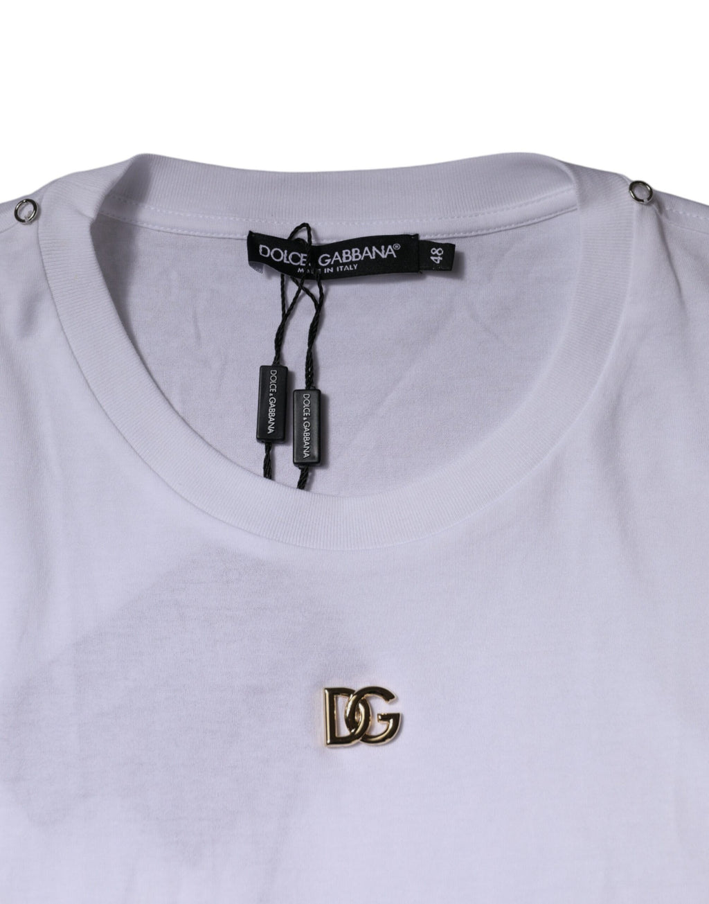 T-shirt blanc Dolce & Gabbana à logo DG, col ras du cou, manches courtes, design élégant et moderne.