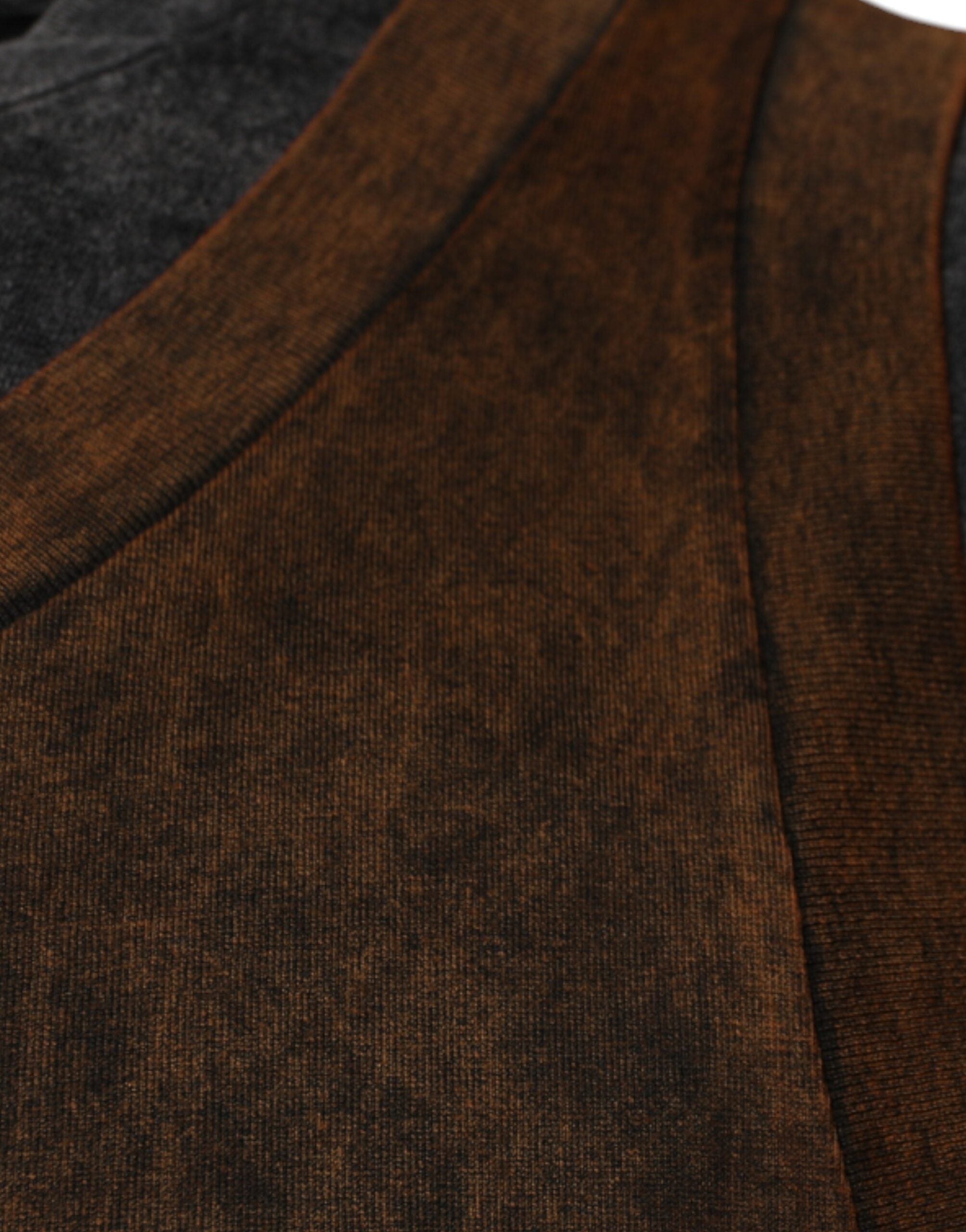 T-shirt sans manches en coton marron de Dolce & Gabbana avec col rond, vue de face.